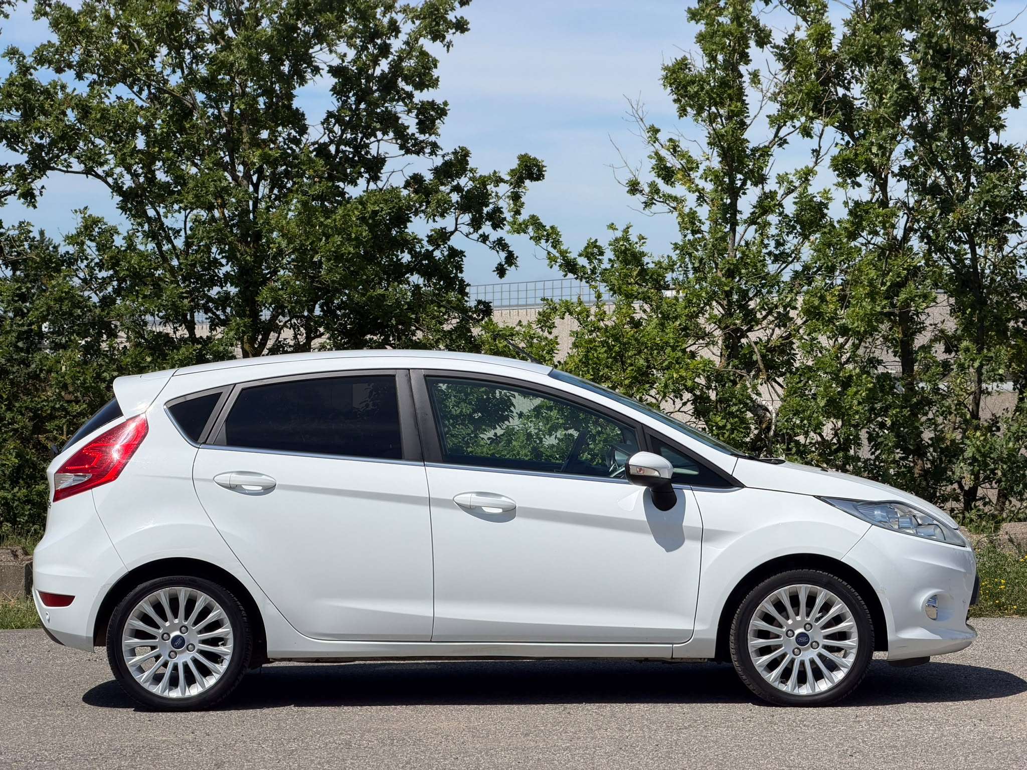 Ford Fiesta Fiesta 1.25i • TITANIUM • TRES PROPRE