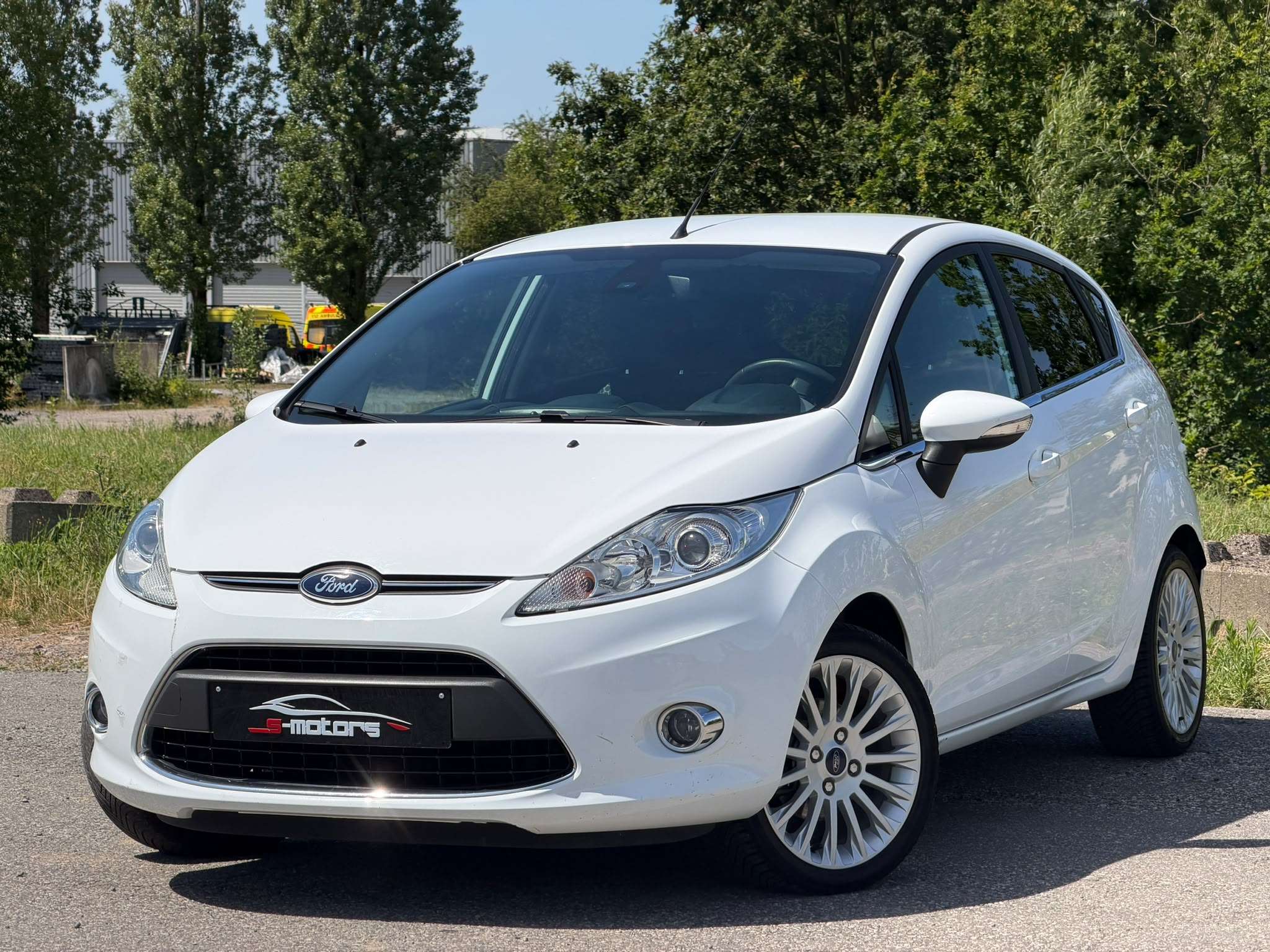 Ford Fiesta Fiesta 1.25i • TITANIUM • TRES PROPRE