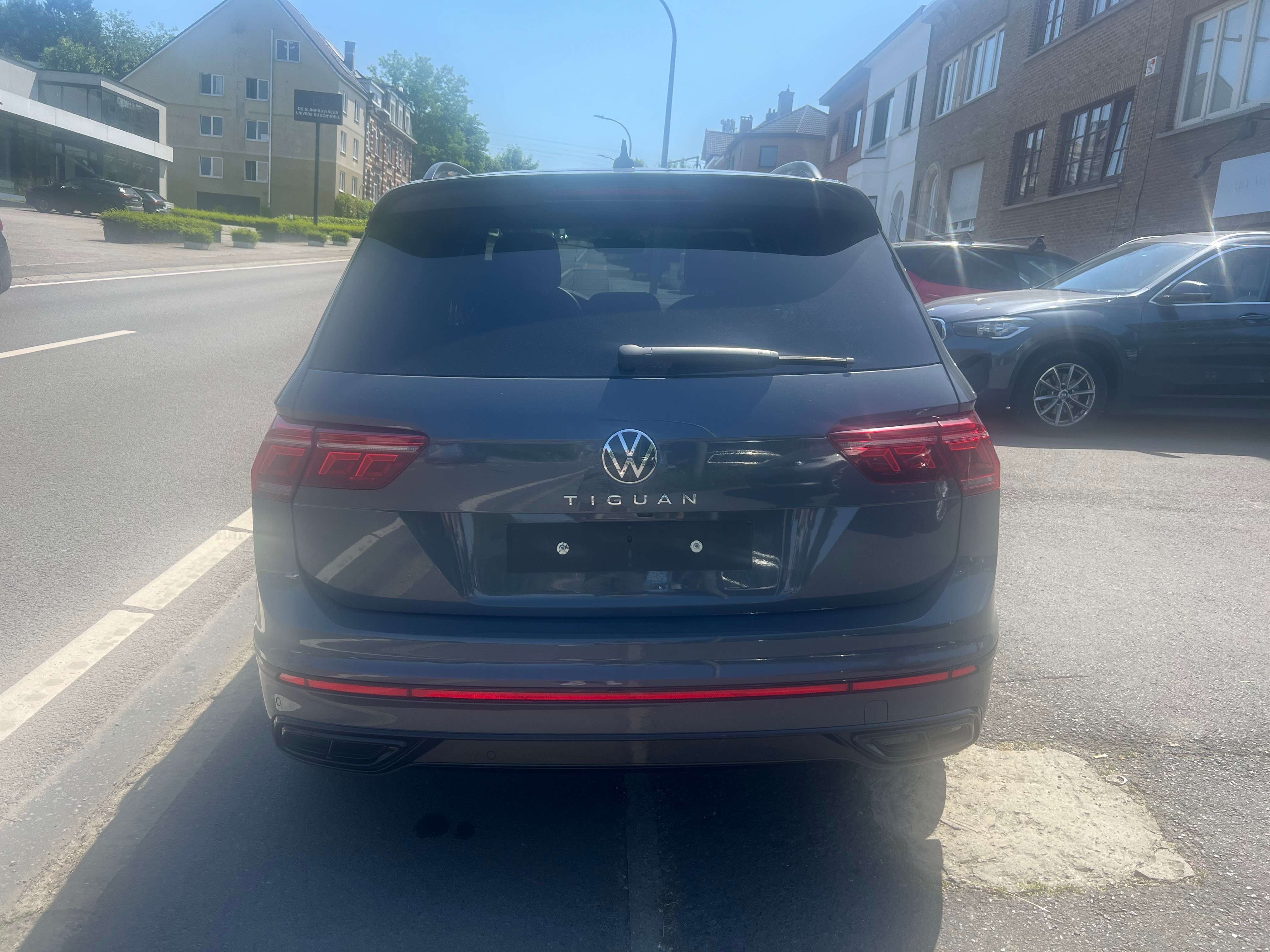 Volkswagen Tiguan 1.5 TSI R-Line OPF DSG pack BLACKSHADOW FULL COMME NEUVE