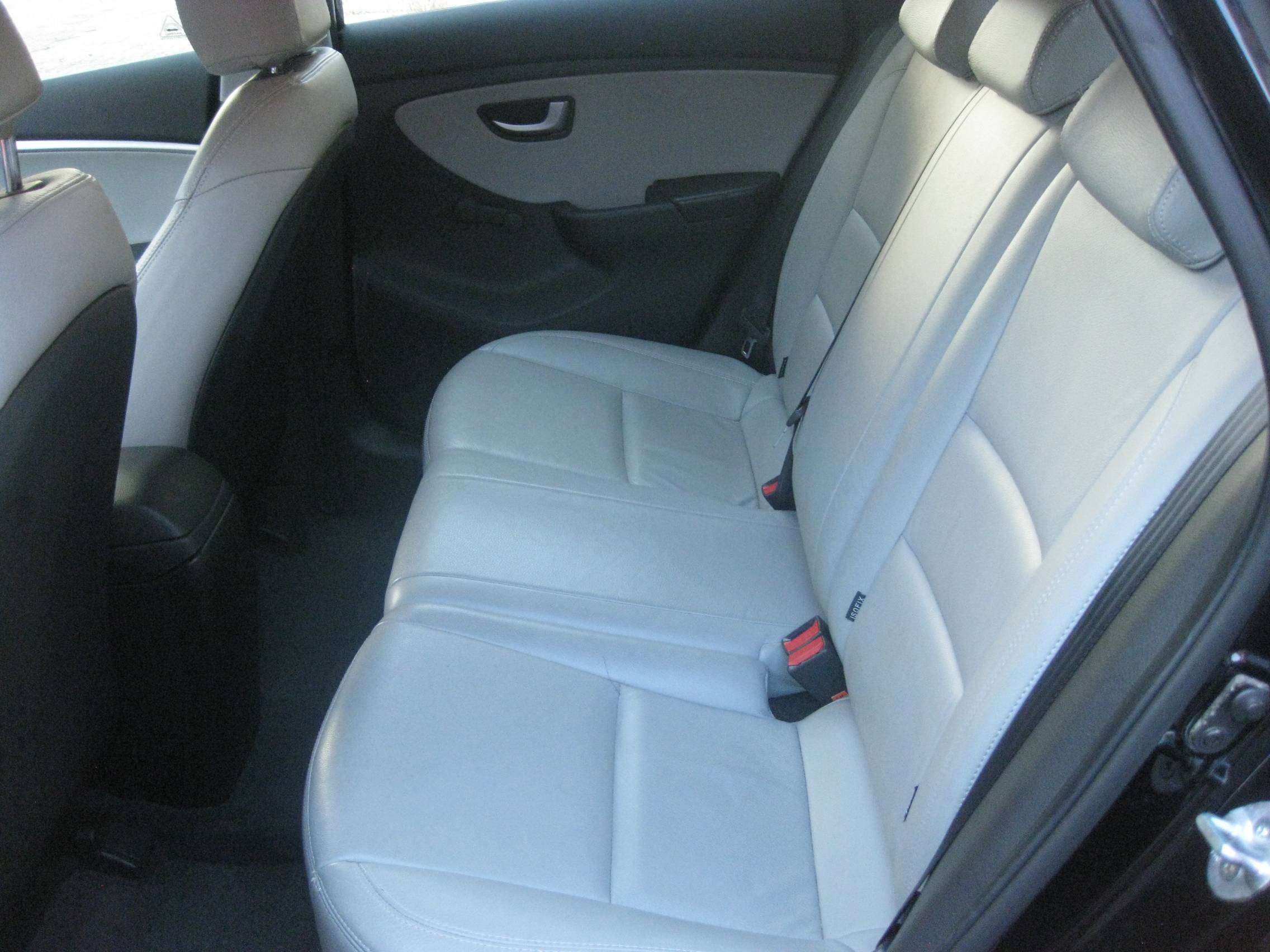 Hyundai i30 1.4i essence 1er Propriétaire Clim Cuir Garantie 1 an