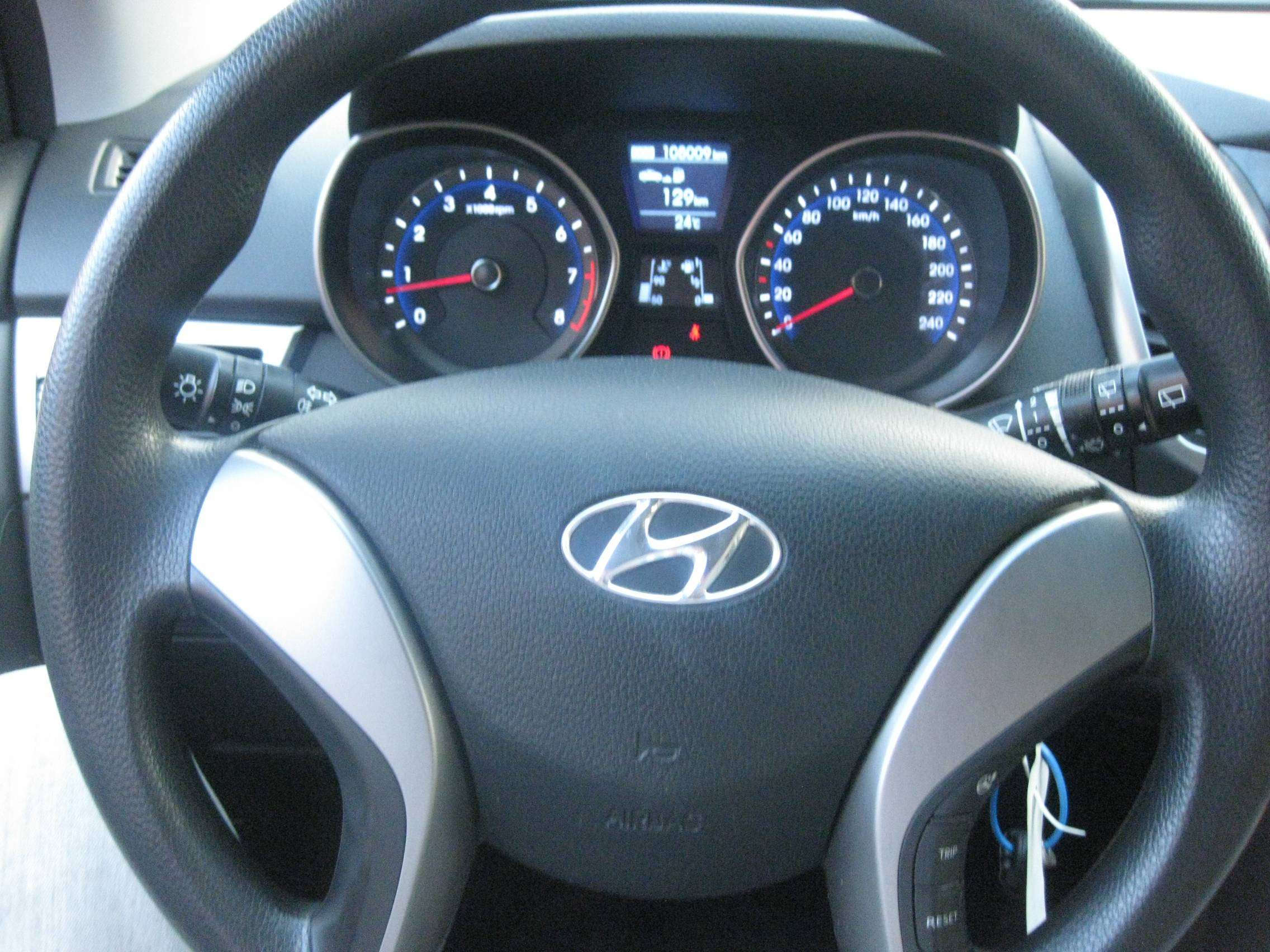 Hyundai i30 1.4i essence 1er Propriétaire Clim Cuir Garantie 1 an