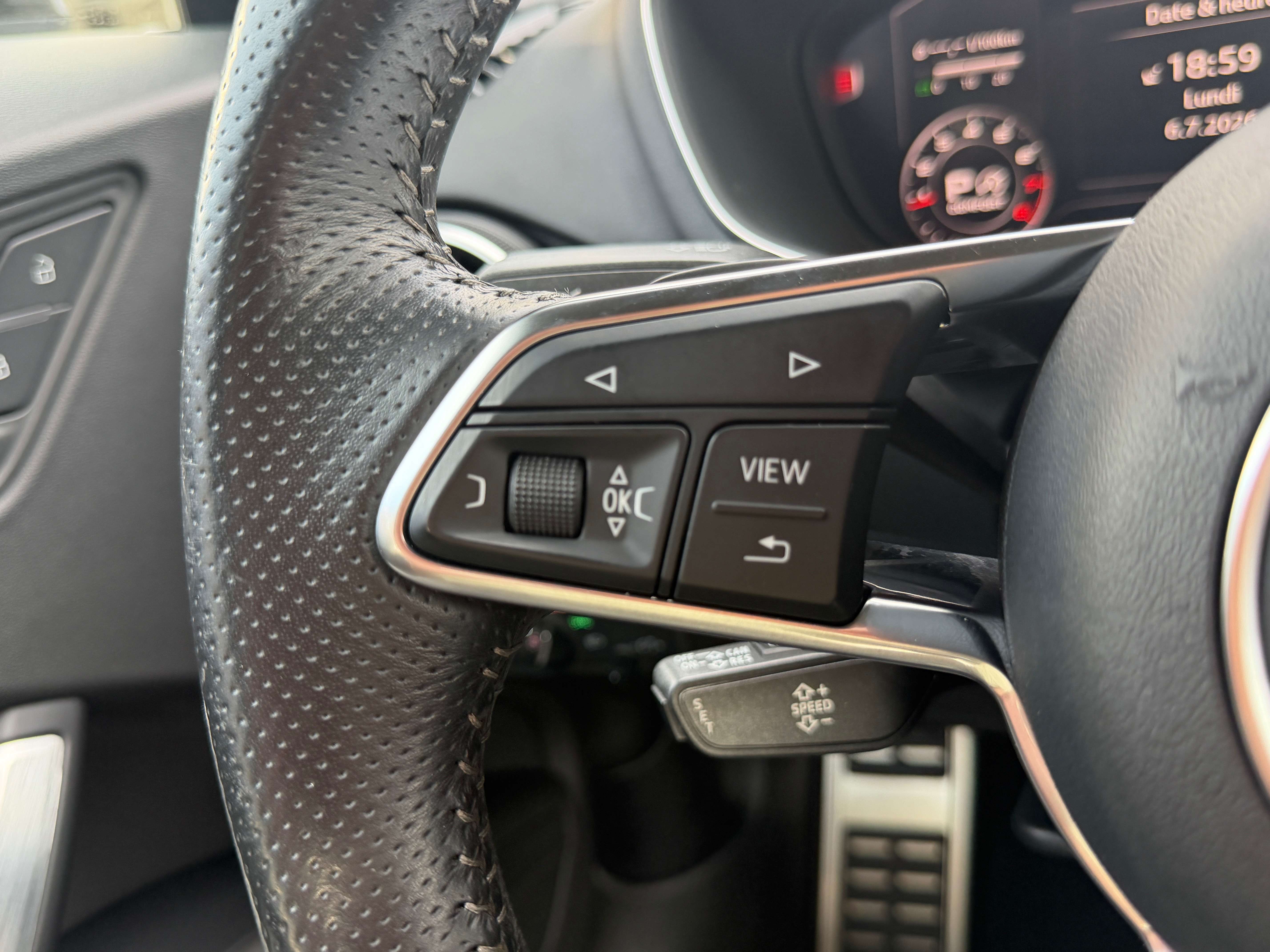 Audi TT TT Coupé 1.8 TFSI S tronic S LINE - COCKPIT - NAVI - CRUISE