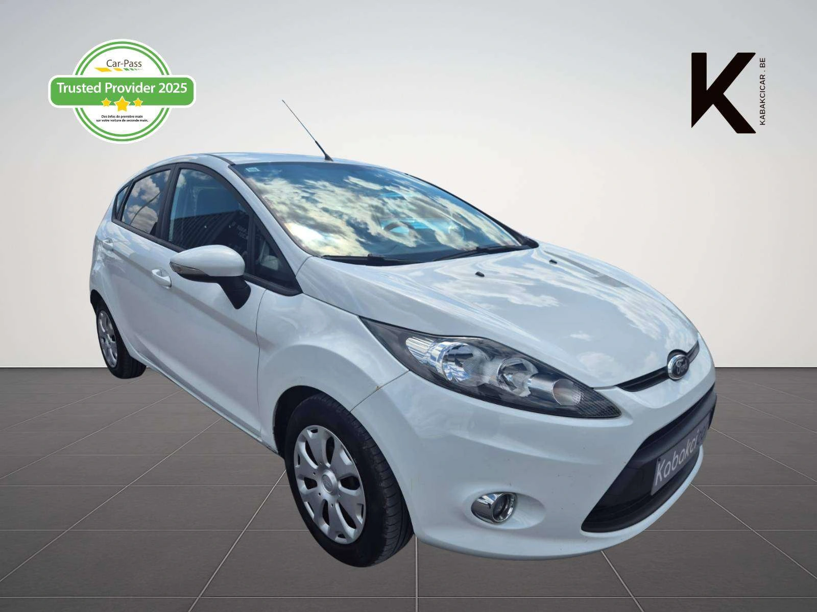 Ford Fiesta 1.4 TDCi Ambiente / Voiture jeune Permis / Bluethoot / Climatisation / Garantie 12 Mois
