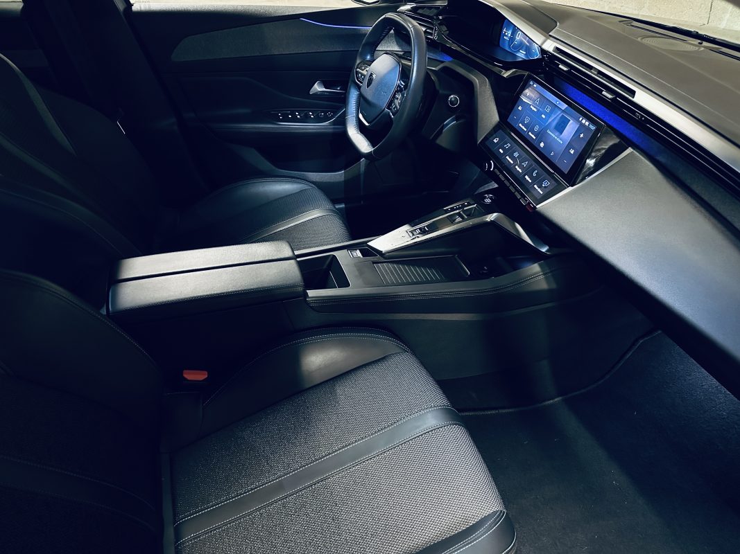 Peugeot 308 1.5 BLUEHDI 130 Allure Business EAT8