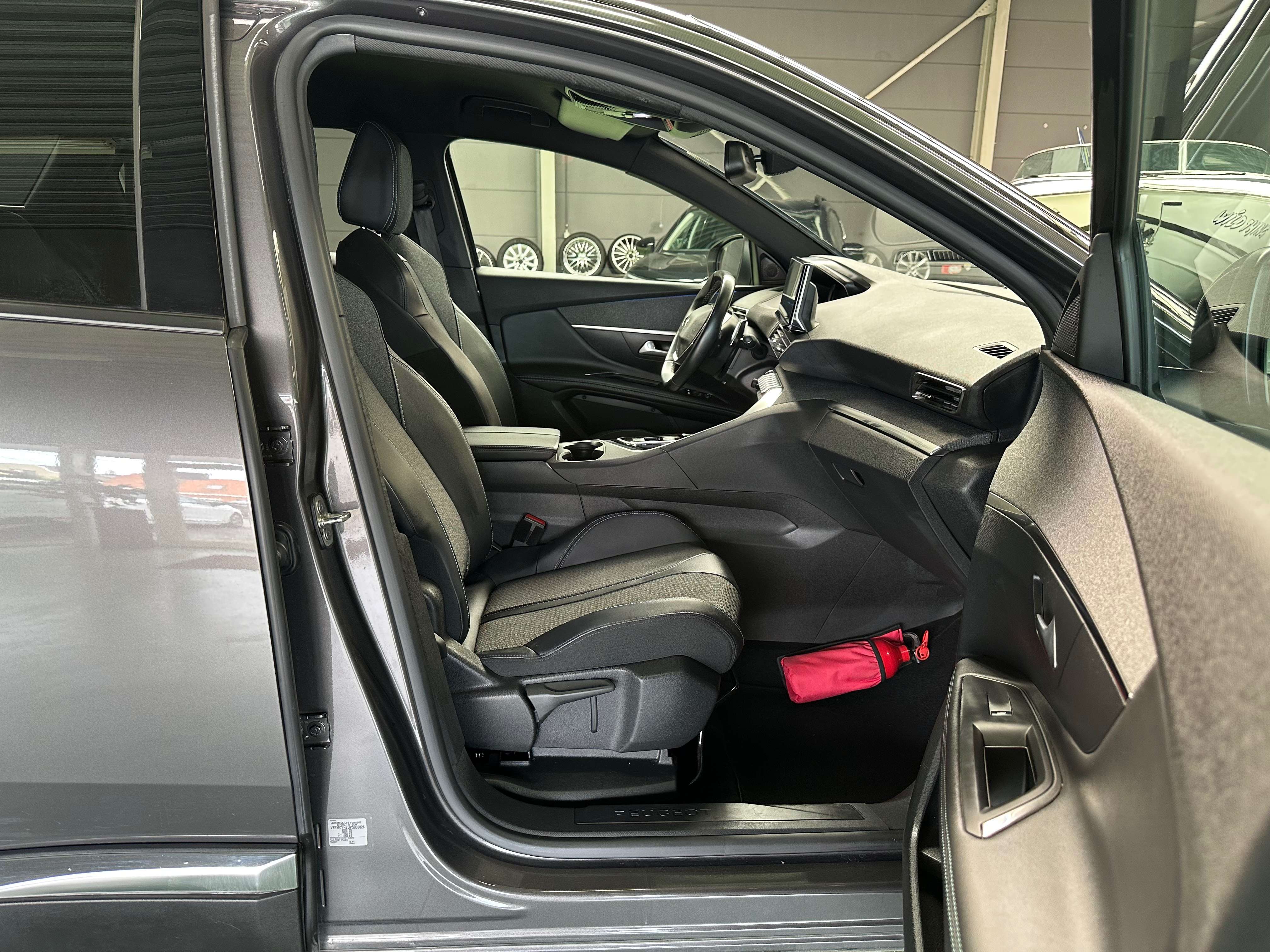 Peugeot 3008 3008 1.5 BlueHDi Allure Pack (EU6.4)