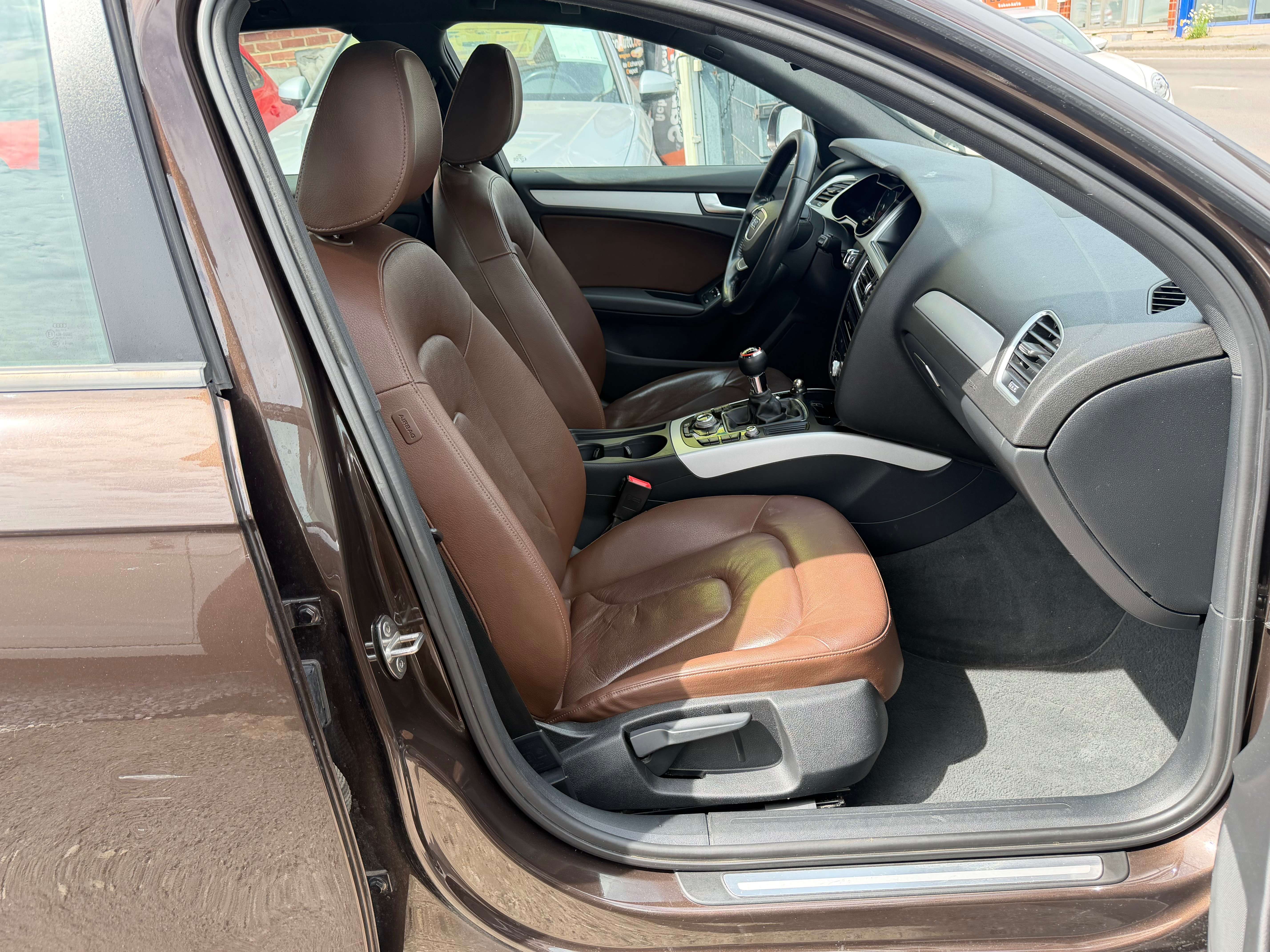 Audi A4 A4 Avant 2.0 TDi EURO 6 B ° XENON ° NAVI ° CLIM ° JANTES ° DEFAUT CARROSERIE