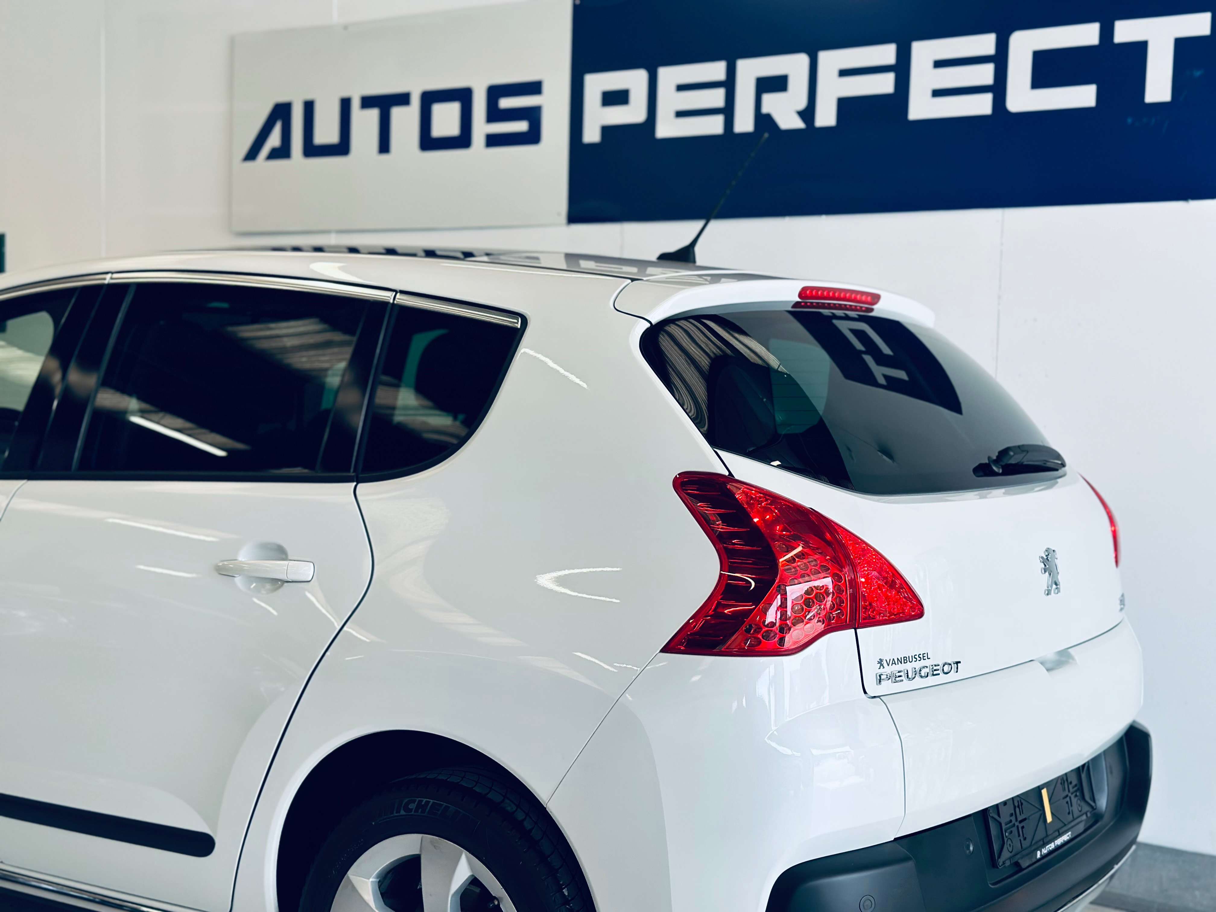 Peugeot 3008 1.6i *27.030KM* TOIT PANO PDC LIM CRUISE CLIM BIZONE HEAD UP