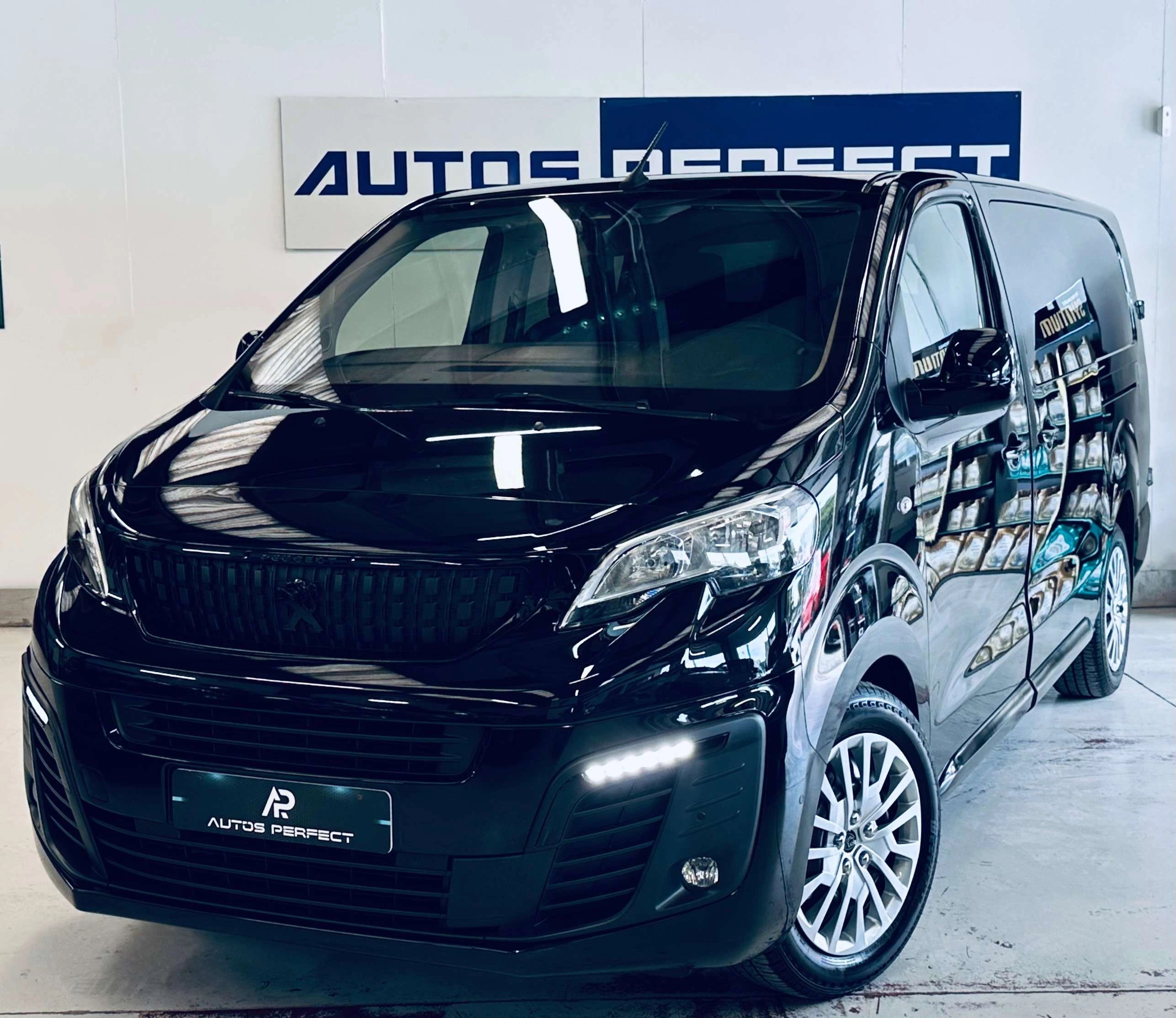 Peugeot Expert 2.0 BlueHDi L2  BOITE AUTO DOUBLE CABINE 6 PLACES CAMERA PDC