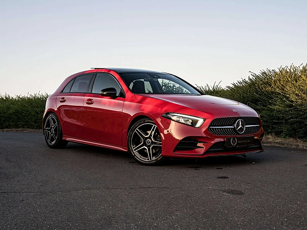 Mercedes-Benz A 200 AMG LINE*TOIT PANO*PACK NIGHT*PHARES LED*BAQUETS ALCANTARA*