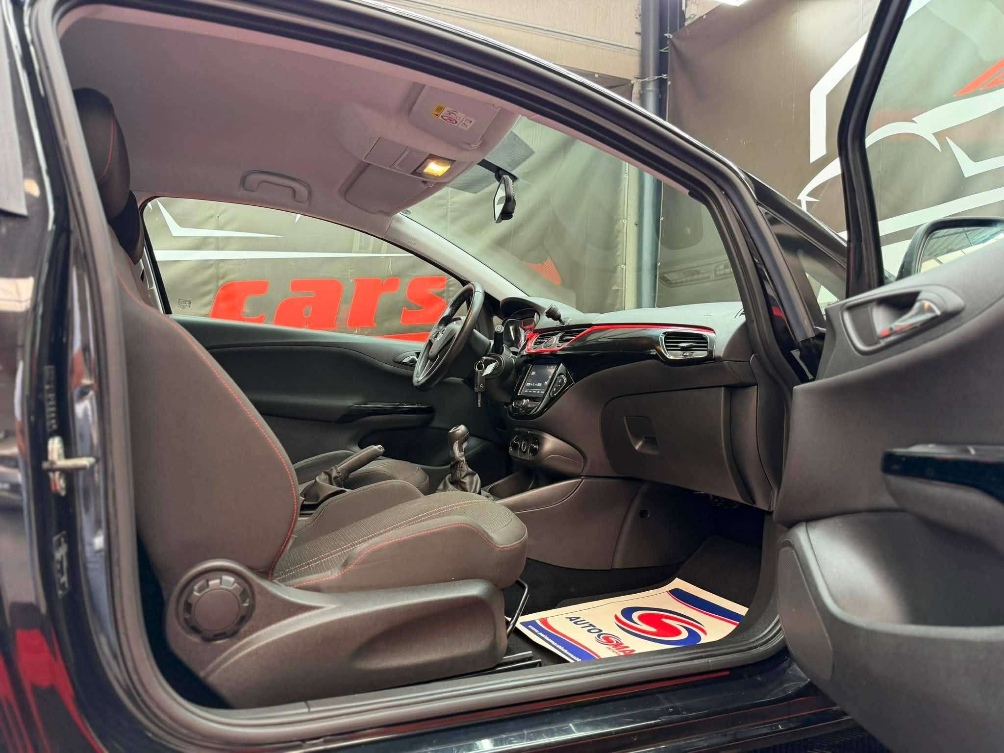 Opel Corsa Corsa 1.2i Black Edition (EU6.2)