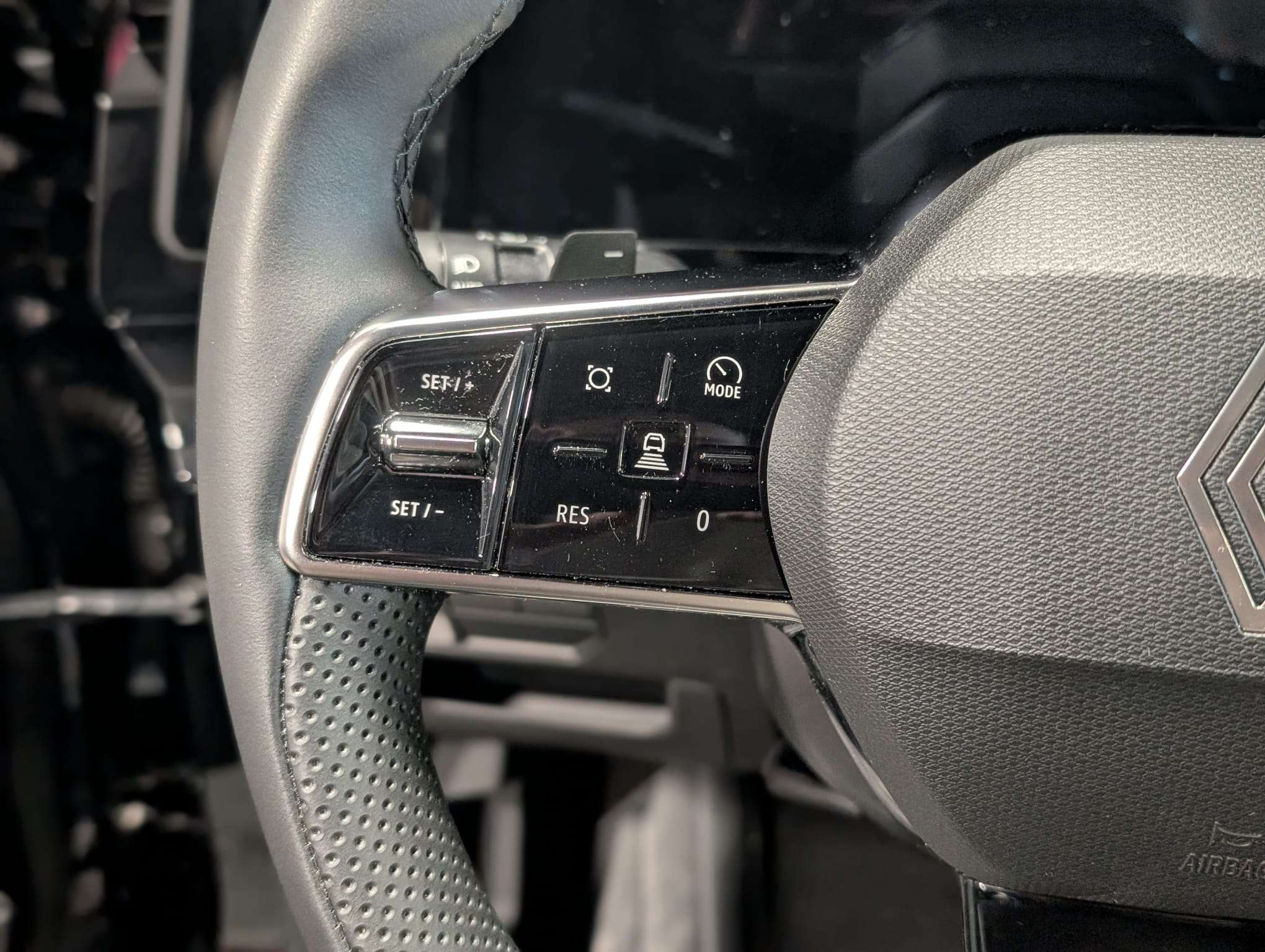 Renault Espace E-Tech Full Hybrid 200 INTENSE — Toit panoramique — HUD — CarPlay — 360° Caméra