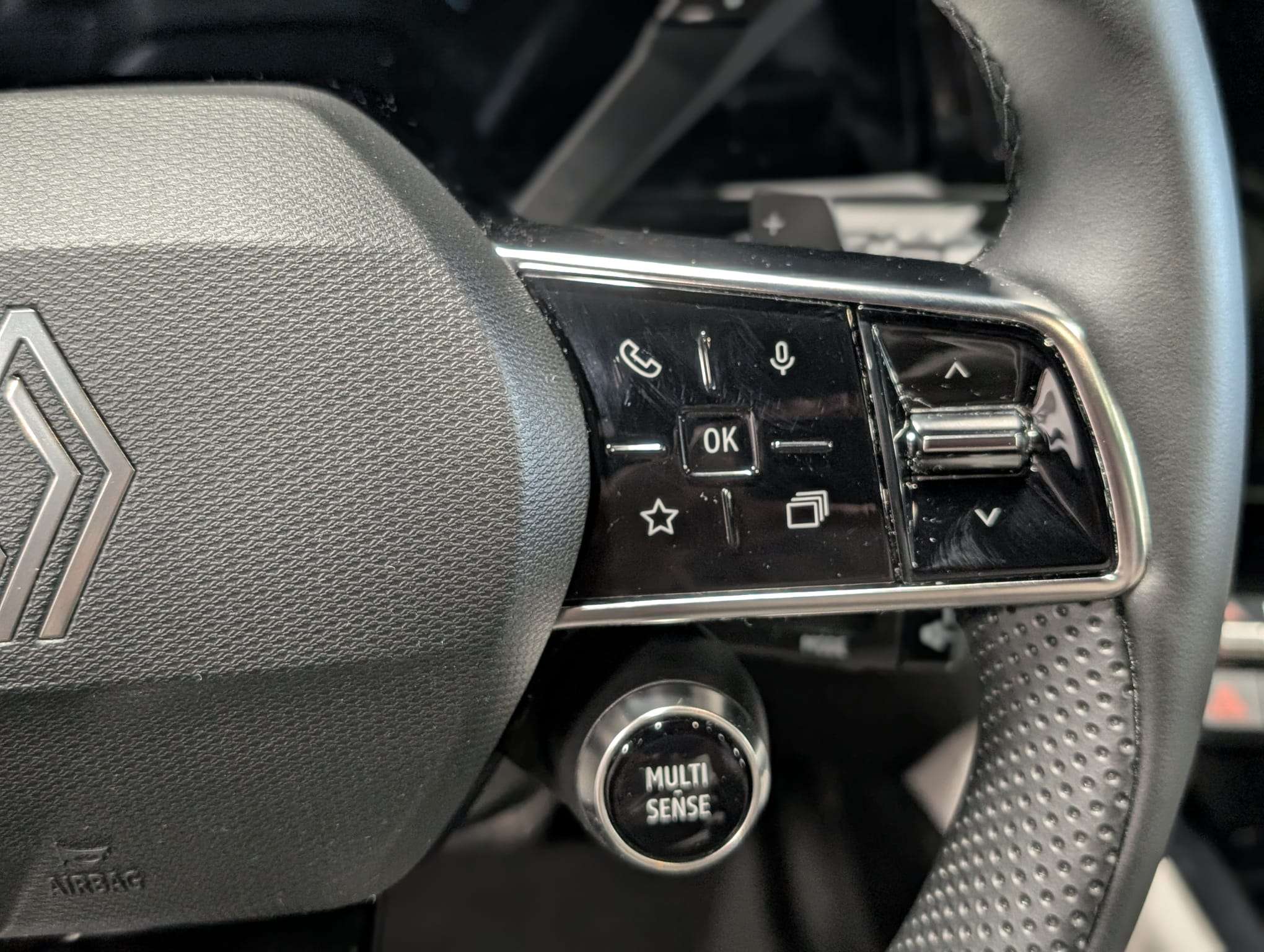 Renault Espace E-Tech Full Hybrid 200 INTENSE — Toit panoramique — HUD — CarPlay — 360° Caméra