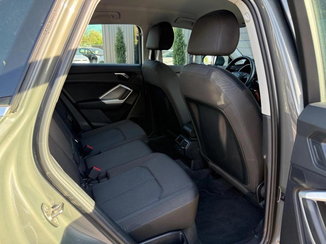 Audi Q3 1.5 35 TFSI 150ch Design S-Tronic7 / Virtual cockpit CarPlay