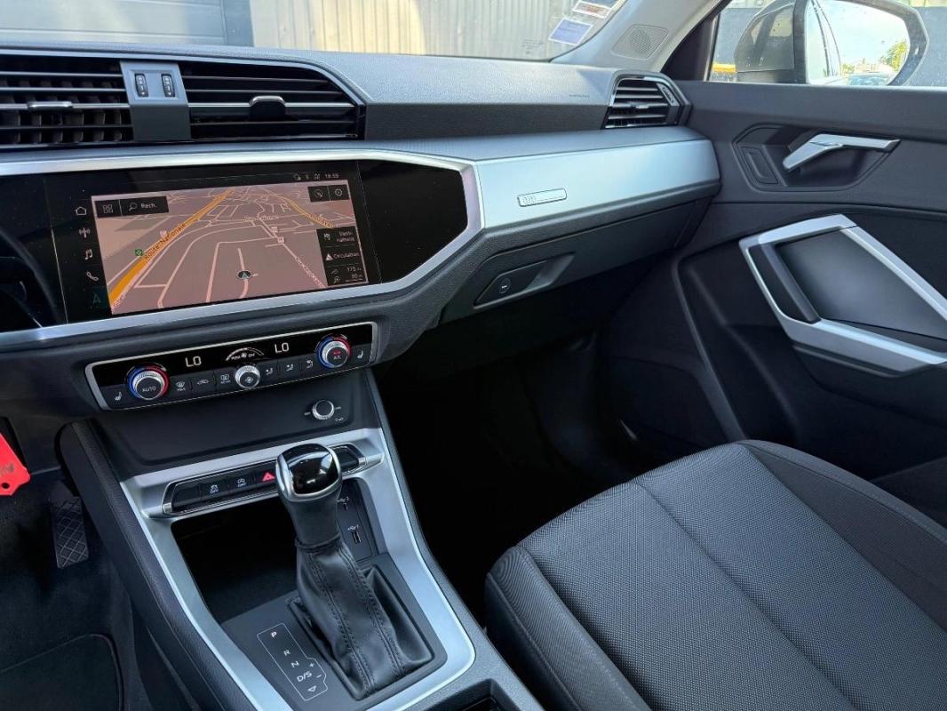 Audi Q3 1.5 35 TFSI 150ch Design S-Tronic7 / Virtual cockpit CarPlay