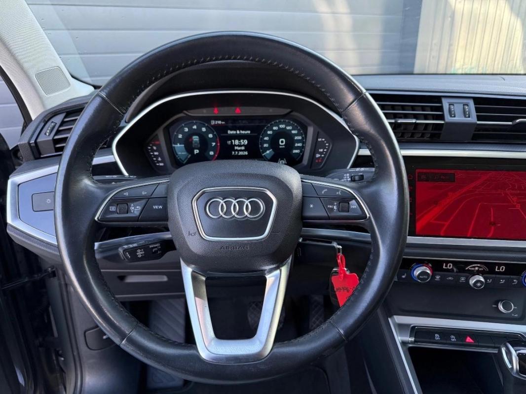 Audi Q3 1.5 35 TFSI 150ch Design S-Tronic7 / Virtual cockpit CarPlay