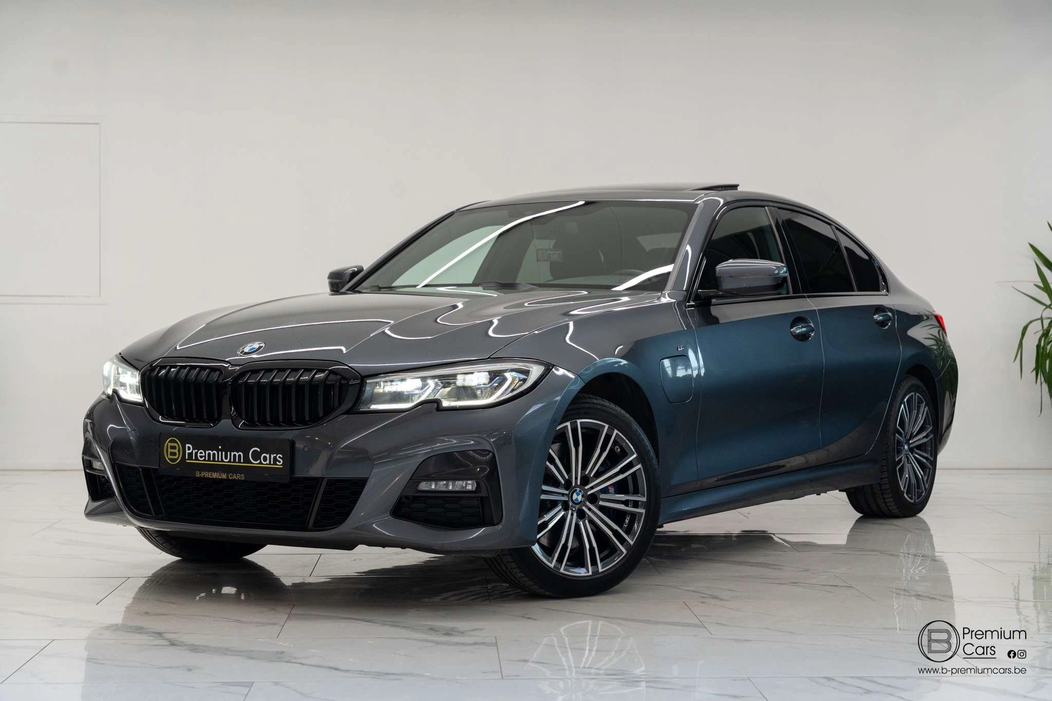 BMW 330 E hybrid M-Pakket! Laser, Pano, Hifi, Full options!