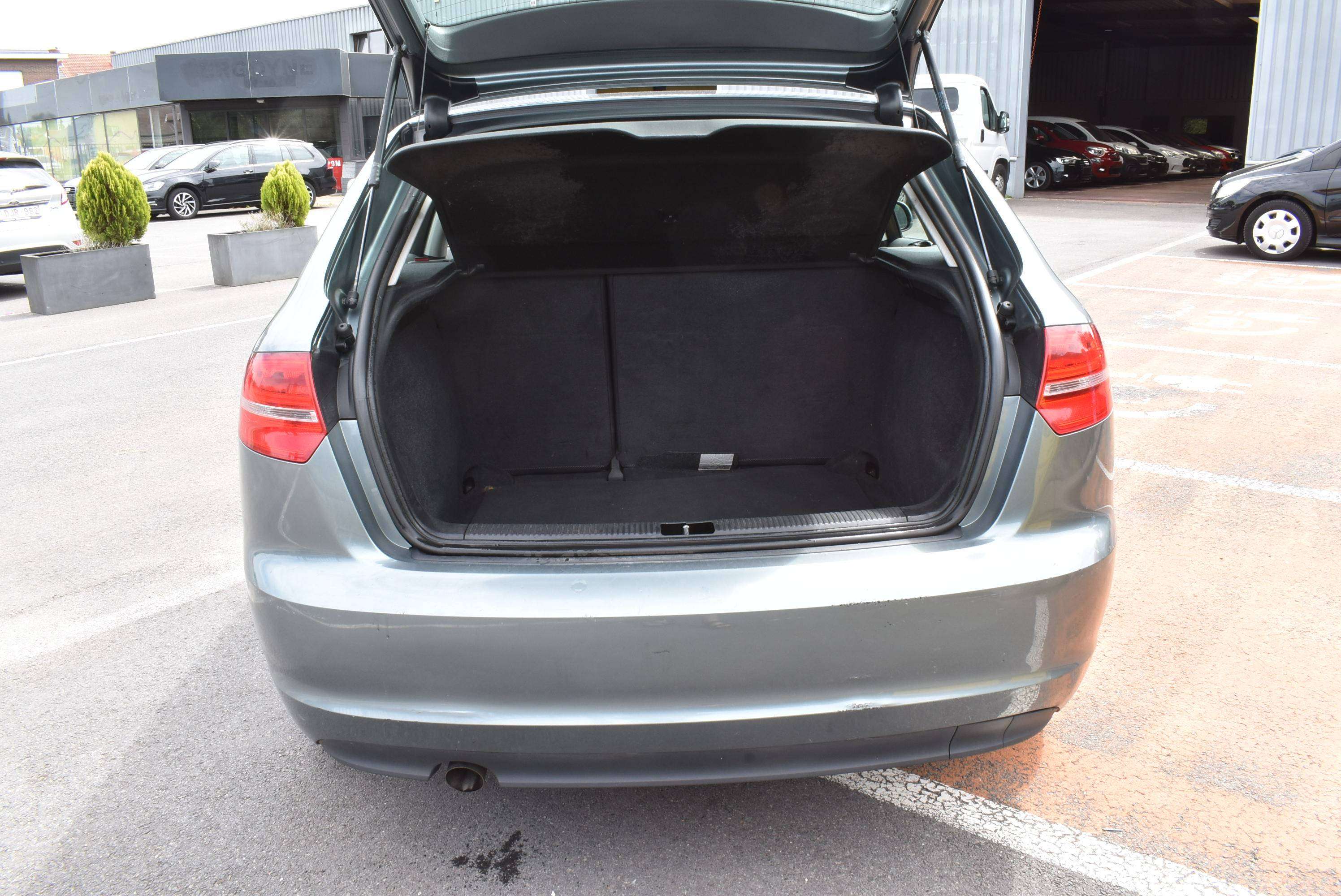 Audi A3 Sportback 1.6 TDi Ambiente / Airco **B2B FIX PRICE**