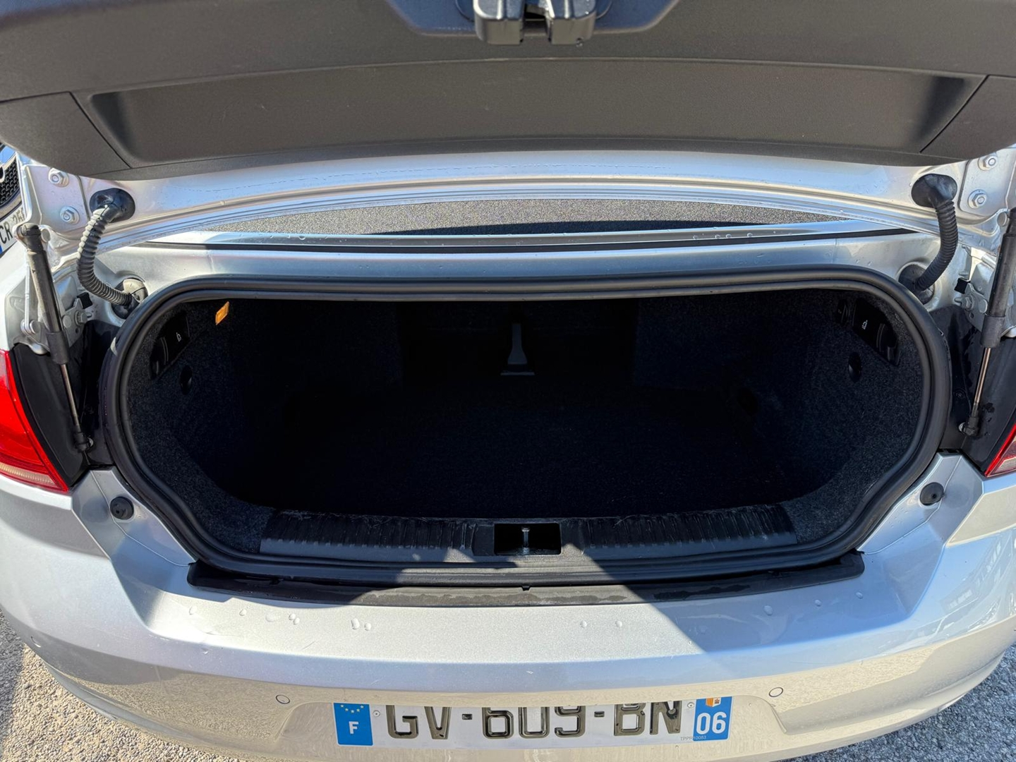 Volkswagen GOLF VI CABRIOLET 1.2 TSI 105CH BLUEMOTION TECHNOLOGY