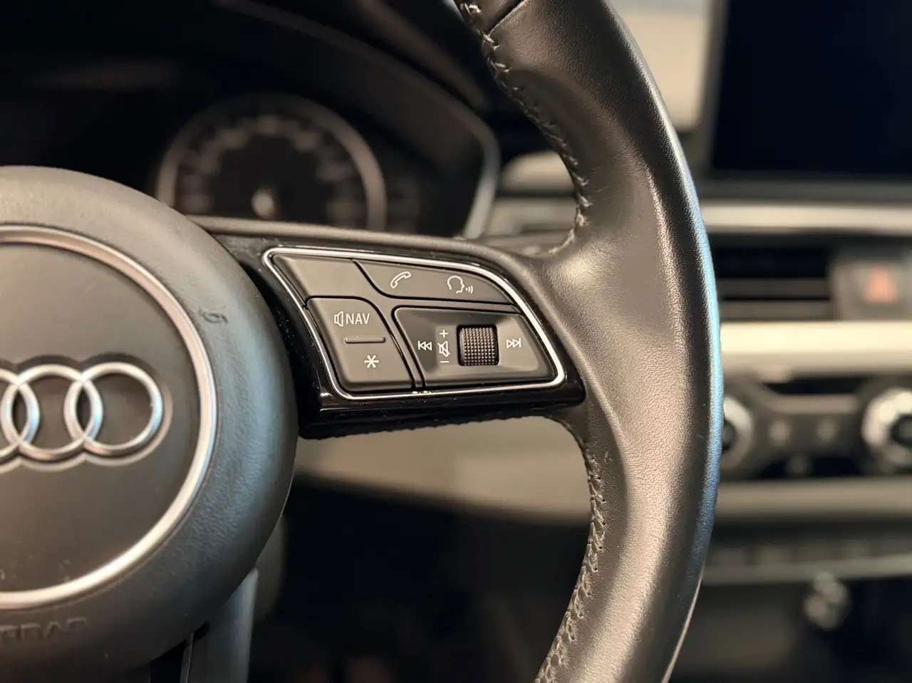 Audi A5 Coupé 35 TDi Design S tronic — Cuir — GPS — Sièges chauffants — Xénon