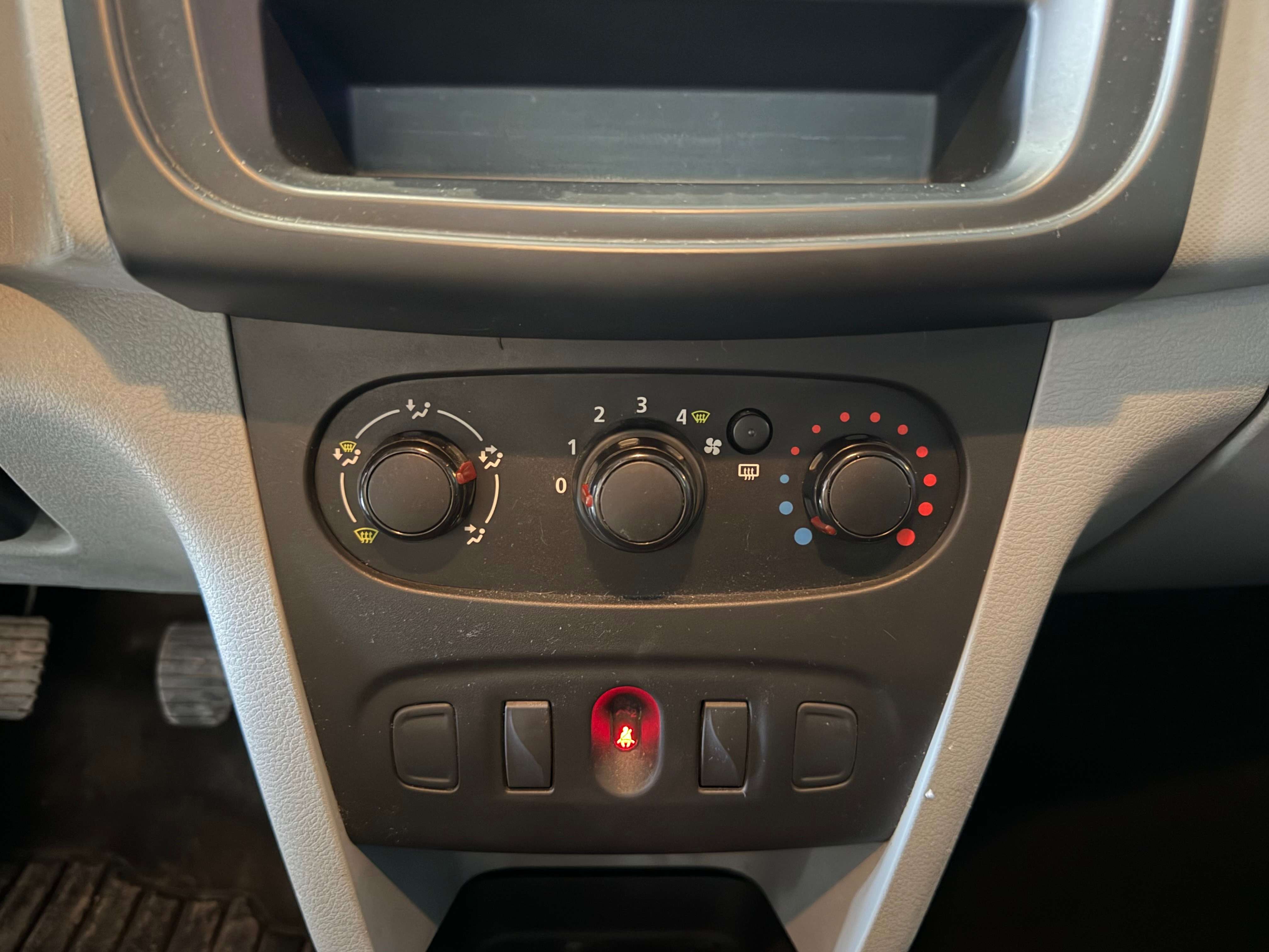 Dacia Logan Logan 1.2i Ambiance/12 MOIS DE GARANTIE