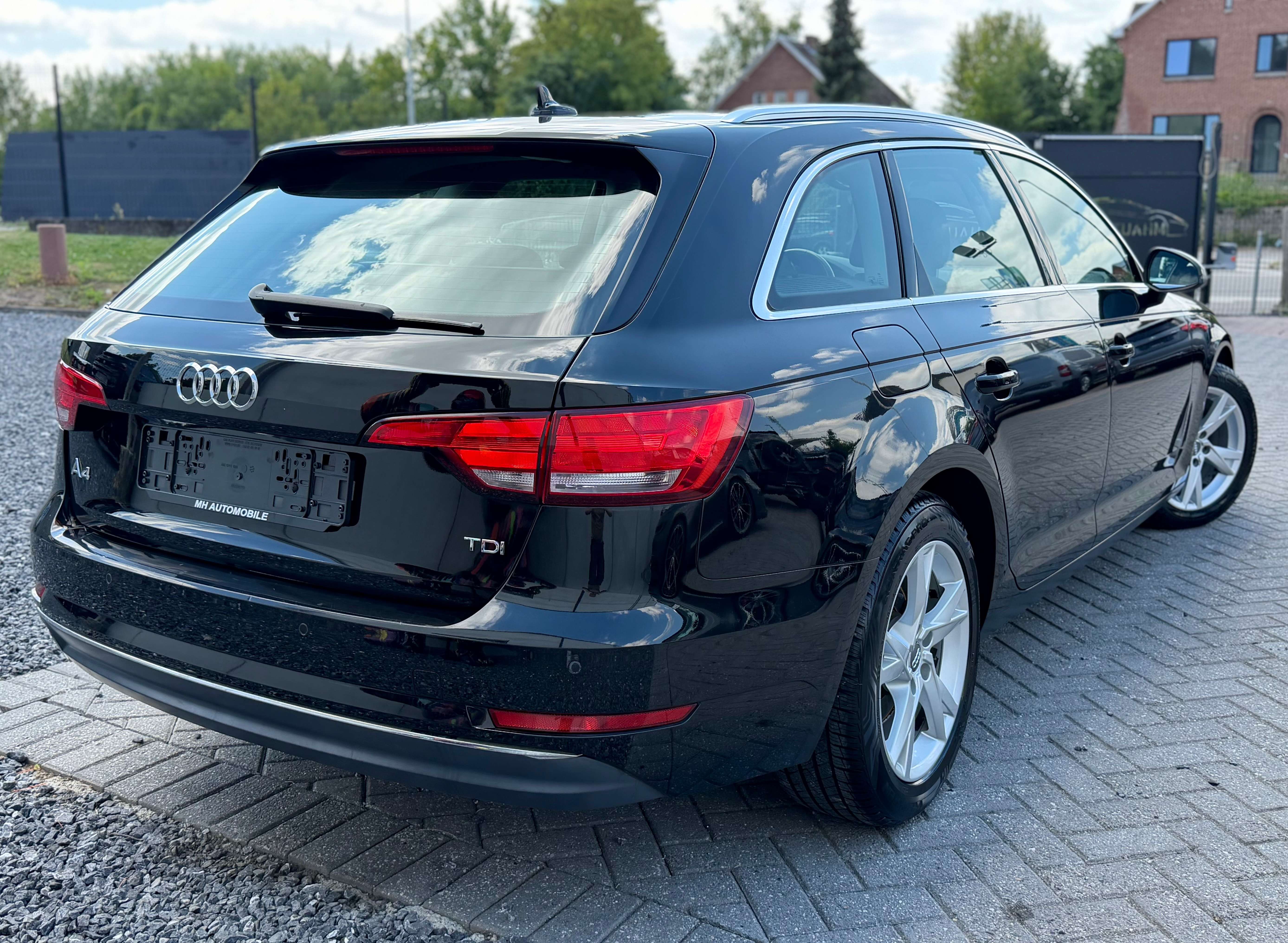 Audi A4 Avant 2.0 TDi S-Tronic NETTO 10.702€