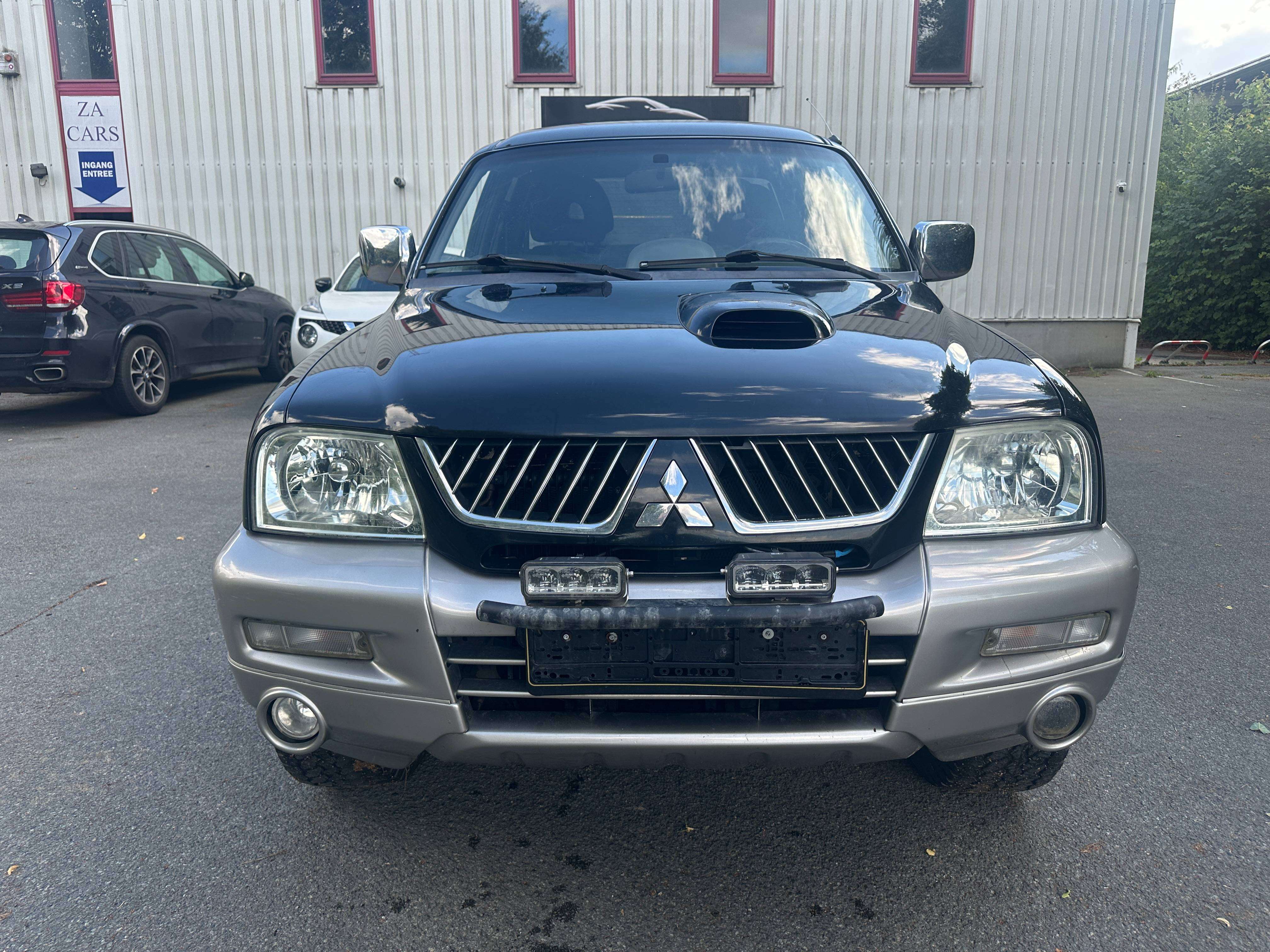 Mitsubishi L200 2.5 Turbo int. Canyon 4WD