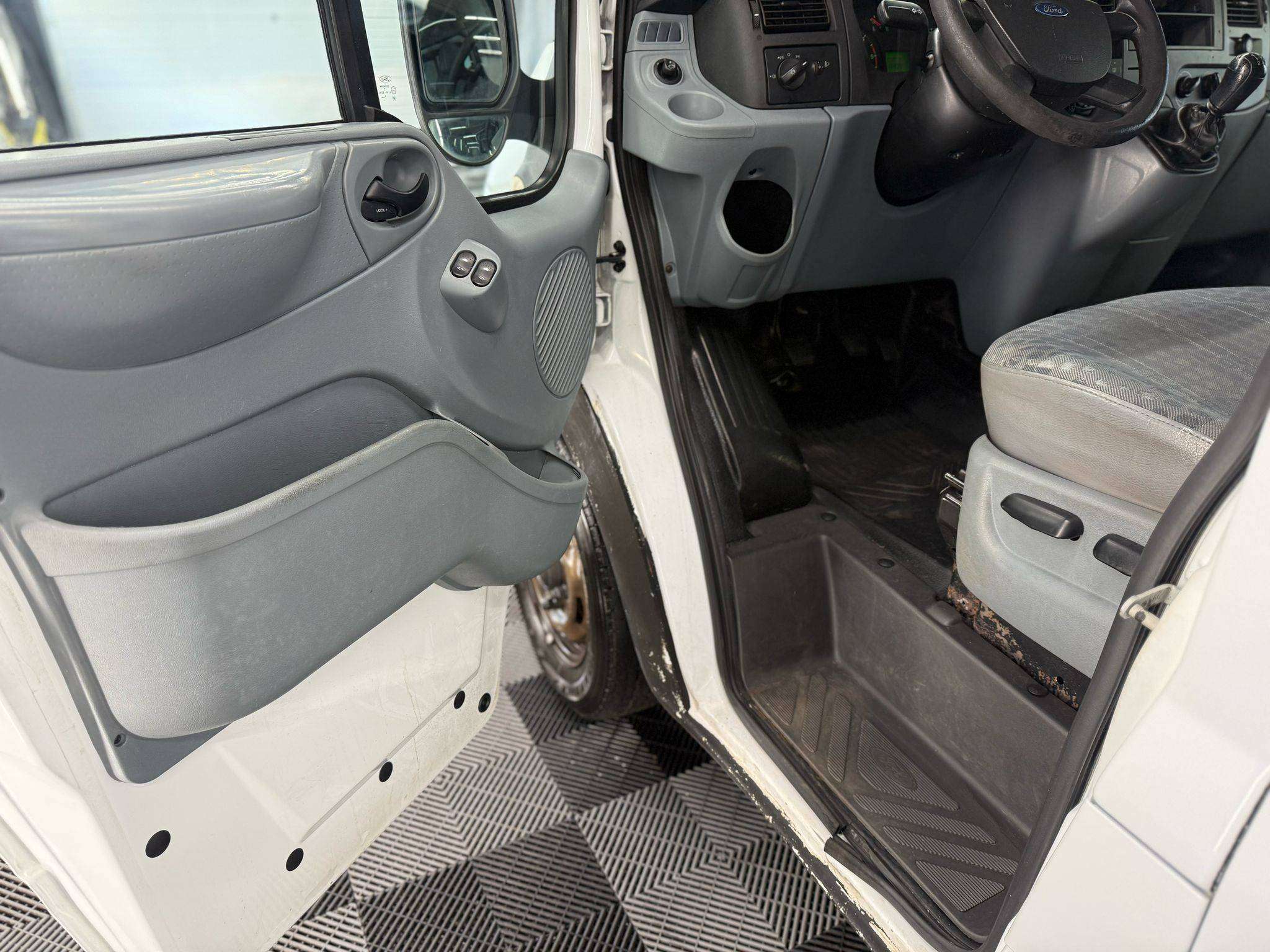 Ford Transit 2.2 TDCi Ambiente