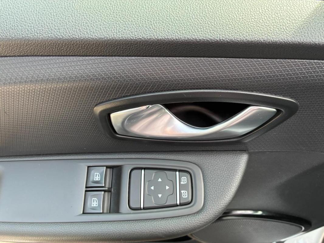 Renault Clio 4 (IV) PH2 | DCI 75 BUSINESS 1ERE MAIN FR SUIVI SOCIETE 2 PLACES GPS FH327