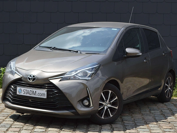 Toyota Yaris Yaris 1.5i Dual CARPASS CARNET BENZINE NAVI LEDER