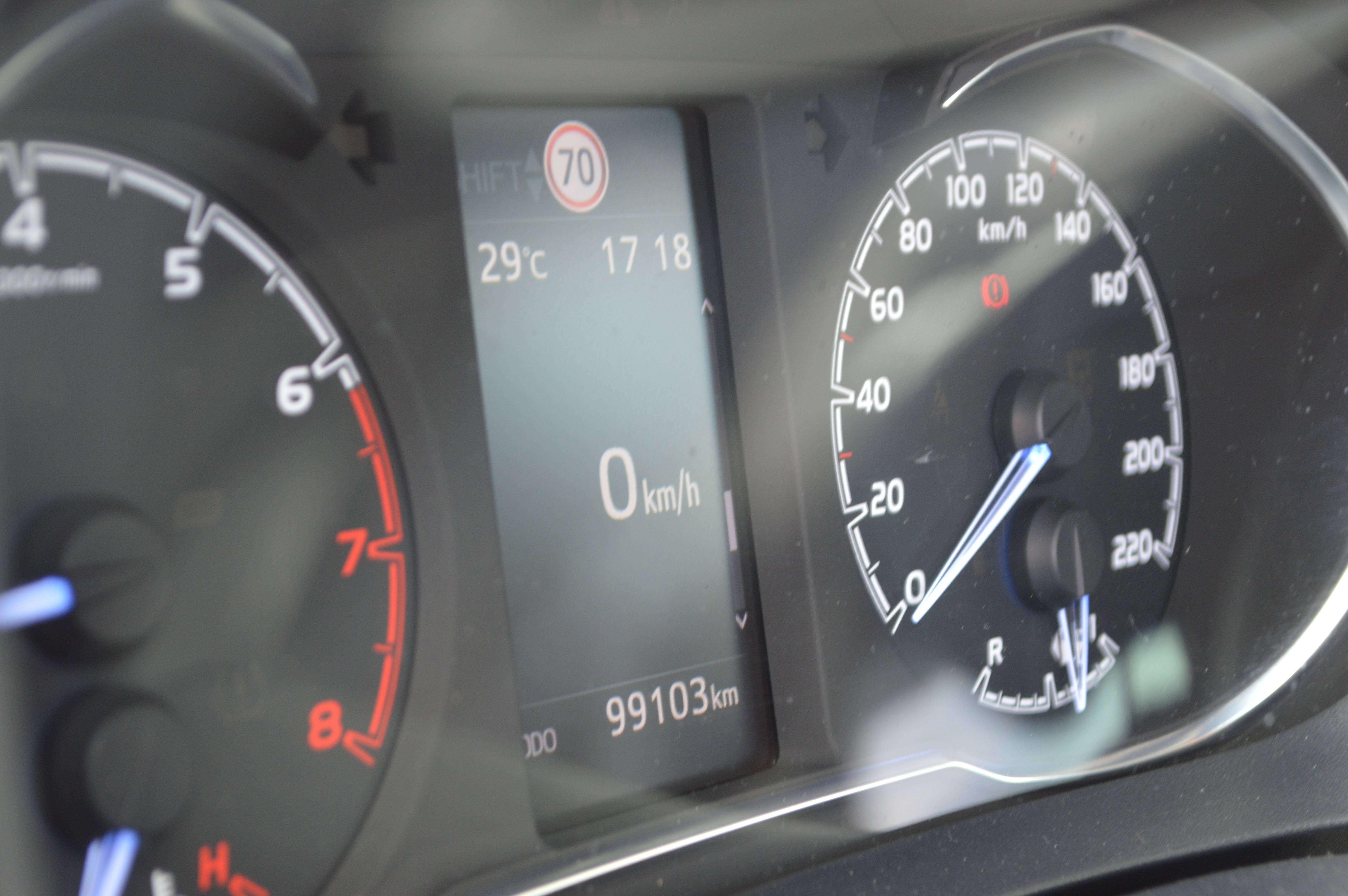 Toyota Yaris Yaris 1.5i Dual CARPASS CARNET BENZINE NAVI LEDER