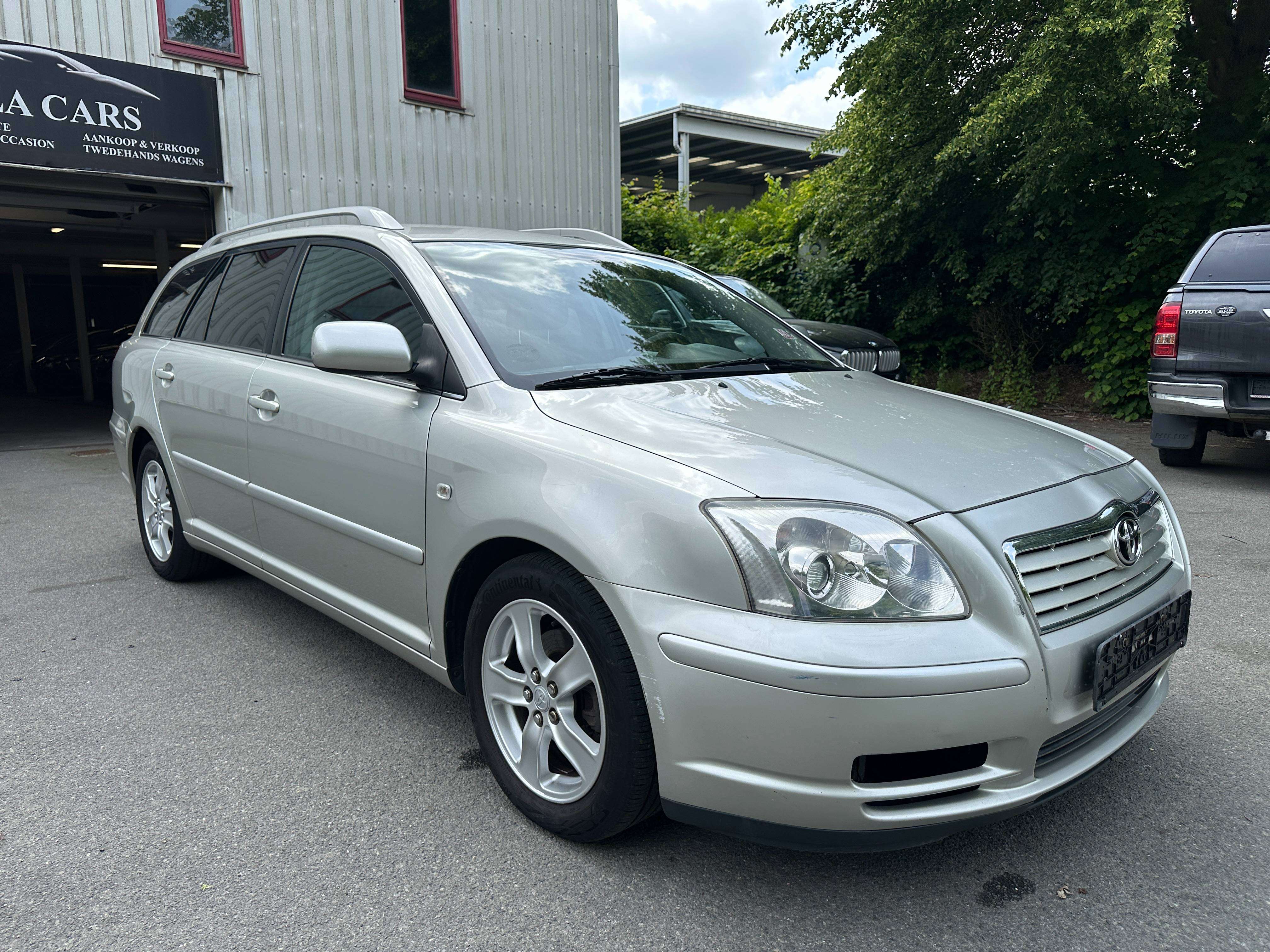 Toyota Avensis 1.8i VVT-i 16v Linea Luna
