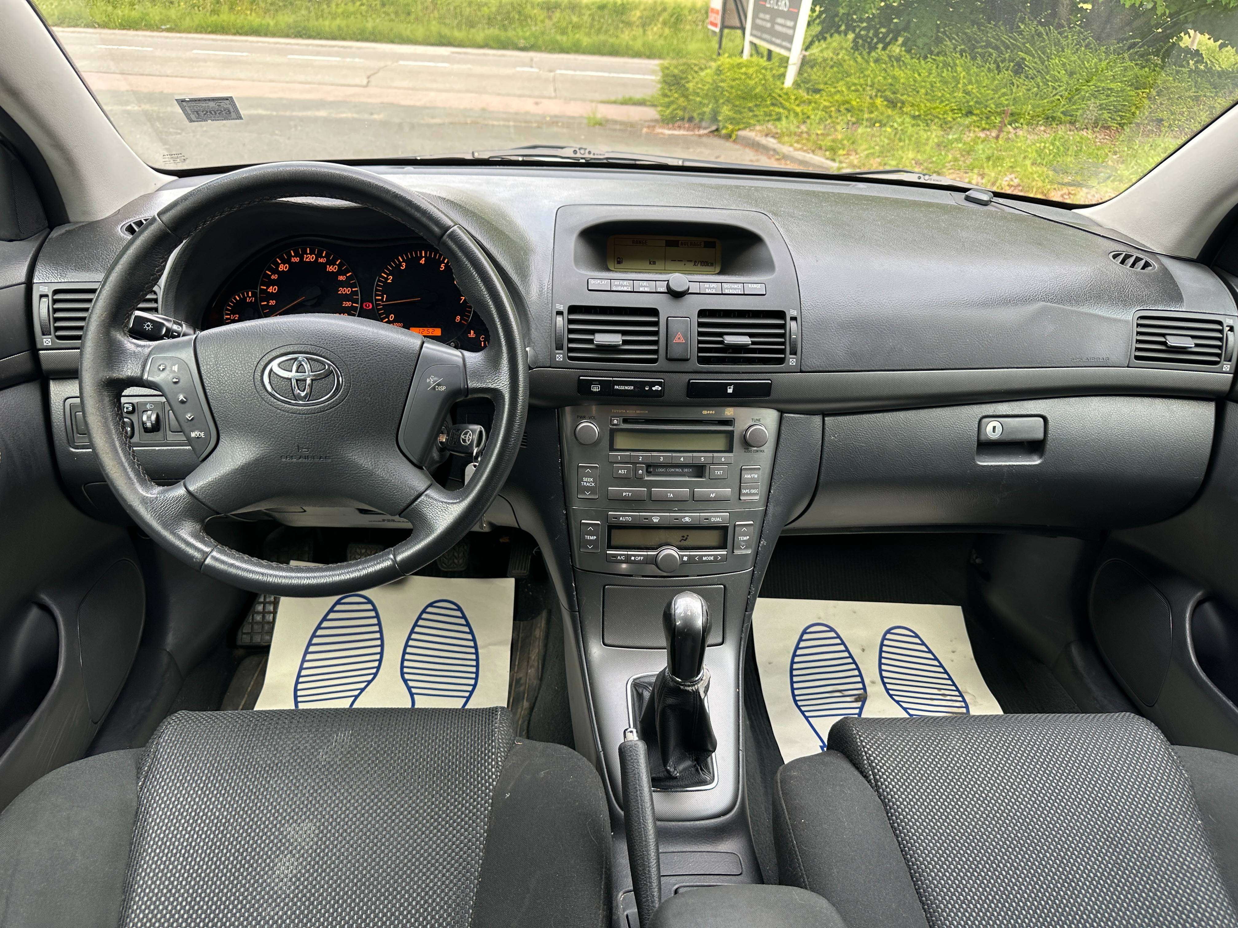 Toyota Avensis 1.8i VVT-i 16v Linea Luna