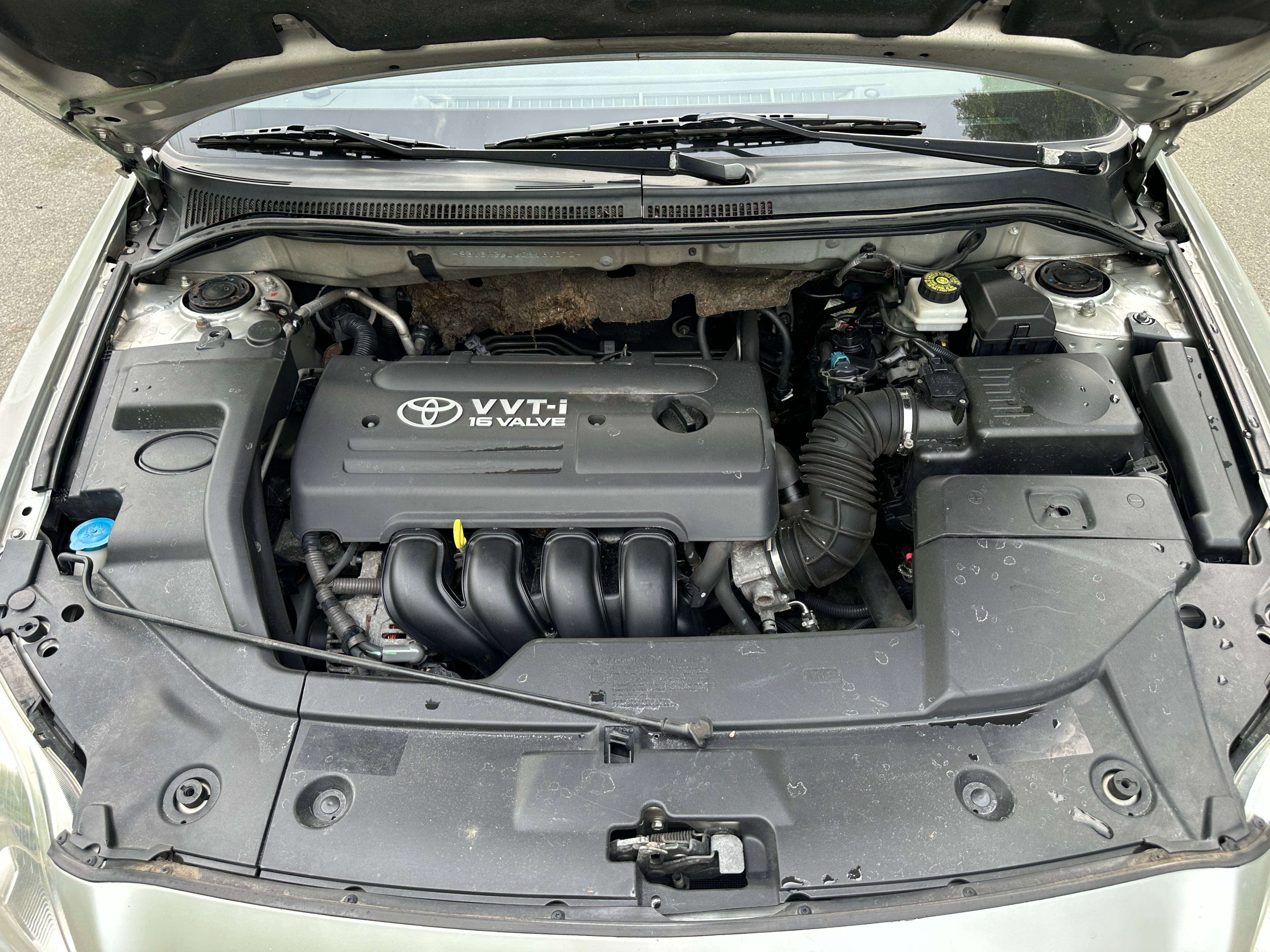 Toyota Avensis 1.8i VVT-i 16v Linea Luna