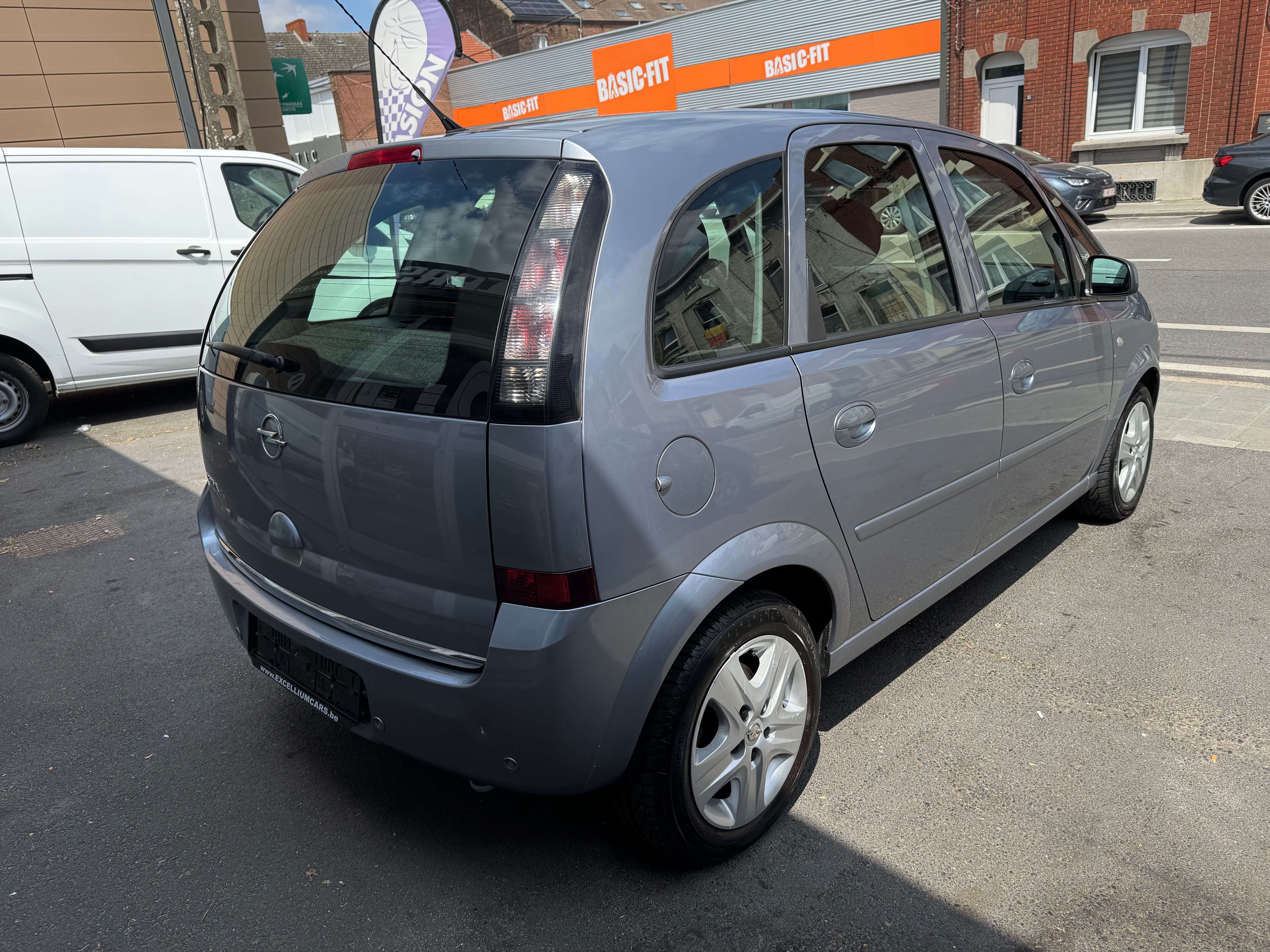 Opel Meriva 1.6i Enjoy Jante Airco Airbag Vitres electriques Carnet Garantie