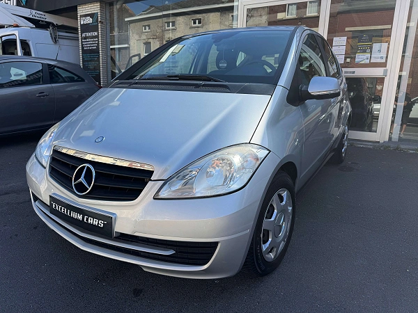 Mercedes-Benz A 160 Avantgarde Boite Auto Gps Airco Vitres Electrique Attache Remorque Carnet