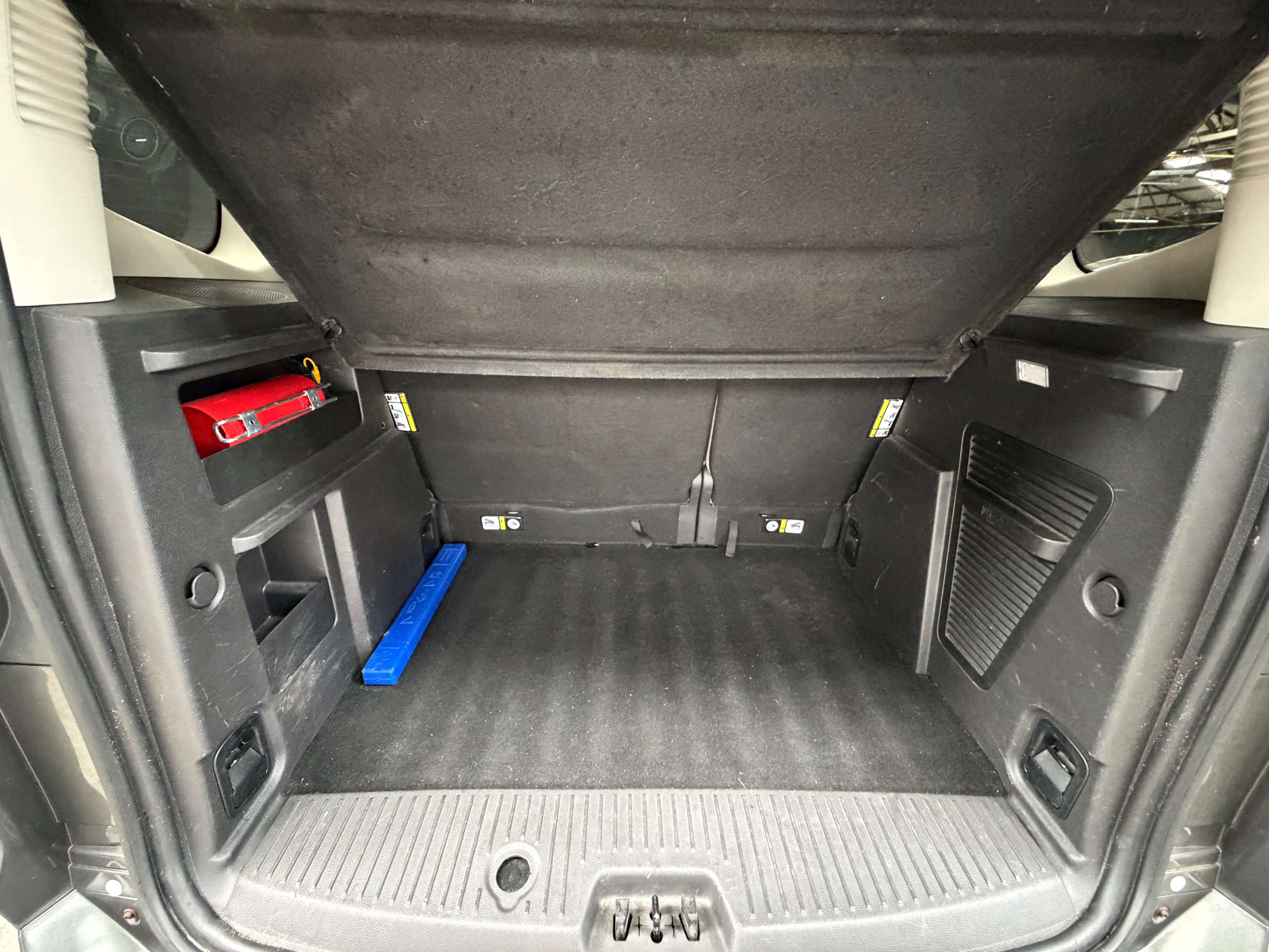 Ford Tourneo Courier 1.5 D * 1ER PROP * 5 PLACES * GPS * CLIM * RADAR AR *
