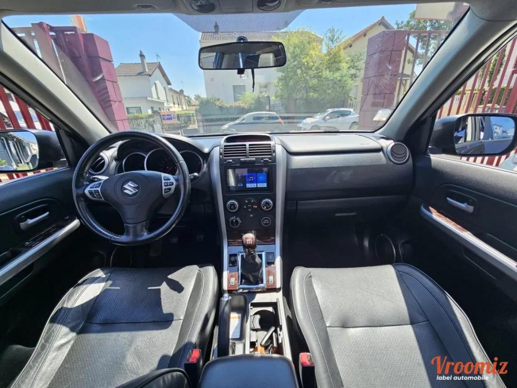 Suzuki Grand Vitara 1.9 DDIS 130 BLACK WHITE 4WD