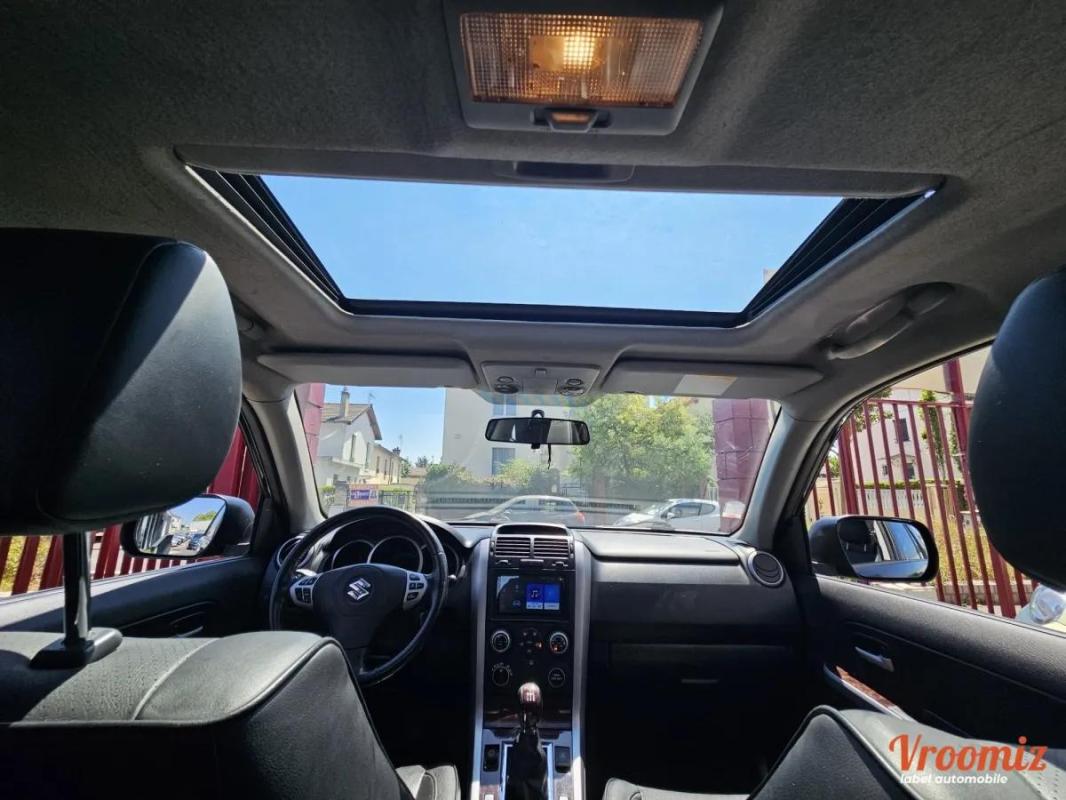 Suzuki Grand Vitara 1.9 DDIS 130 BLACK WHITE 4WD