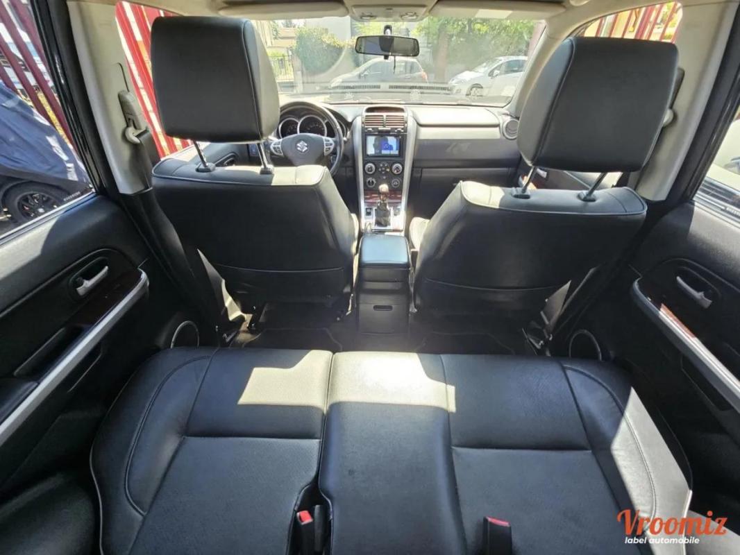 Suzuki Grand Vitara 1.9 DDIS 130 BLACK WHITE 4WD