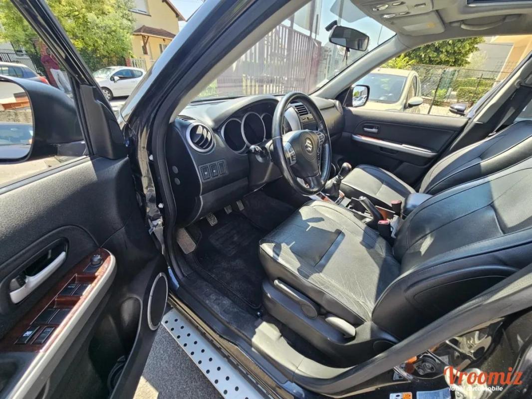 Suzuki Grand Vitara 1.9 DDIS 130 BLACK WHITE 4WD