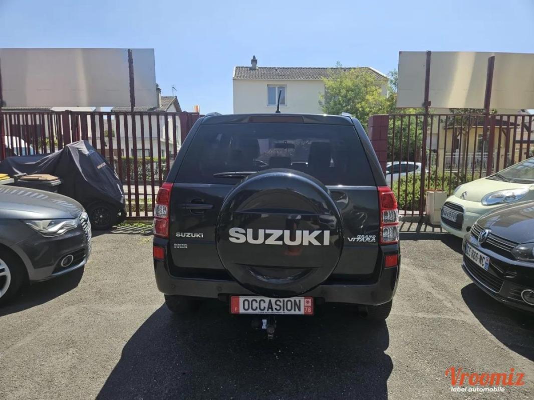 Suzuki Grand Vitara 1.9 DDIS 130 BLACK WHITE 4WD
