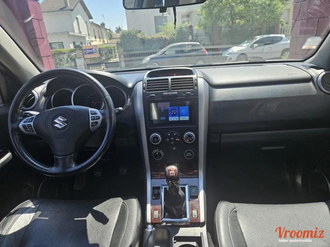 Suzuki Grand Vitara 1.9 DDIS 130 BLACK WHITE 4WD