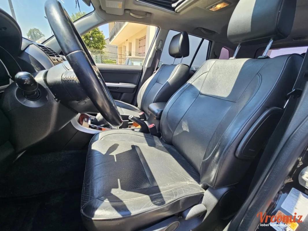 Suzuki Grand Vitara 1.9 DDIS 130 BLACK WHITE 4WD