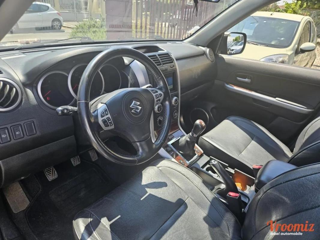 Suzuki Grand Vitara 1.9 DDIS 130 BLACK WHITE 4WD