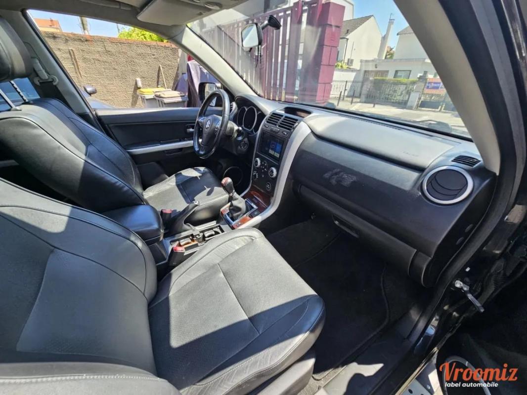 Suzuki Grand Vitara 1.9 DDIS 130 BLACK WHITE 4WD
