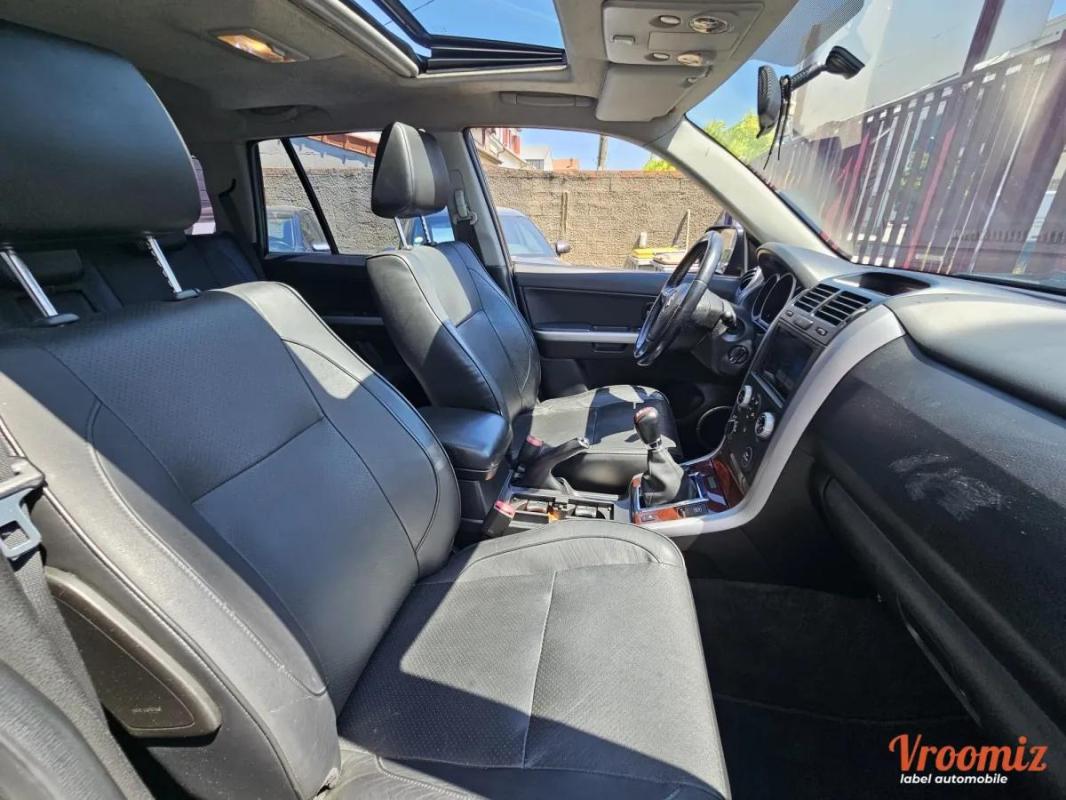 Suzuki Grand Vitara 1.9 DDIS 130 BLACK WHITE 4WD