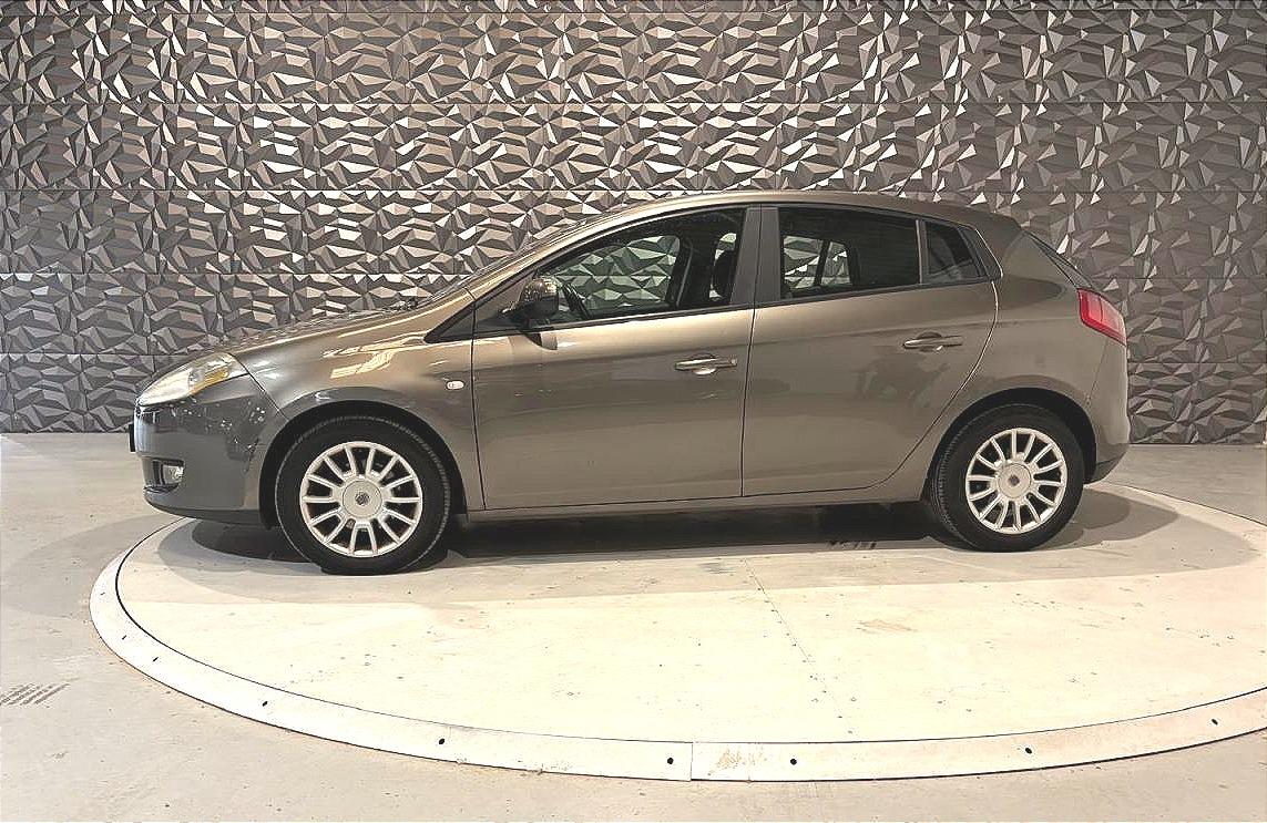Fiat Bravo 1.6 Multijet 16V DPF - 105 2007 BERLINE Elegance PHASE 1