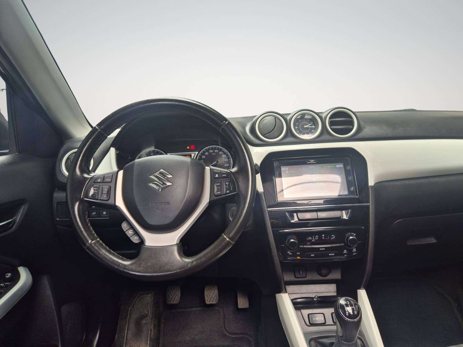 Suzuki Vitara 1.6i 4x4 / Navigation / Toit Ouvrant Panoramique / Camera + Full Capteurs de Stationnement / Garantie 12 Mois