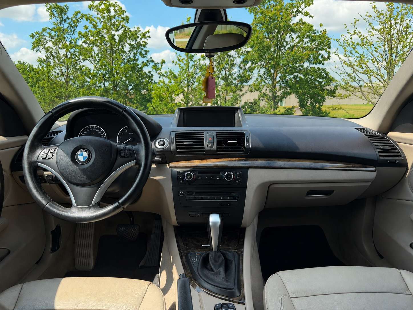 BMW 118 • AUTOMATIQUE •