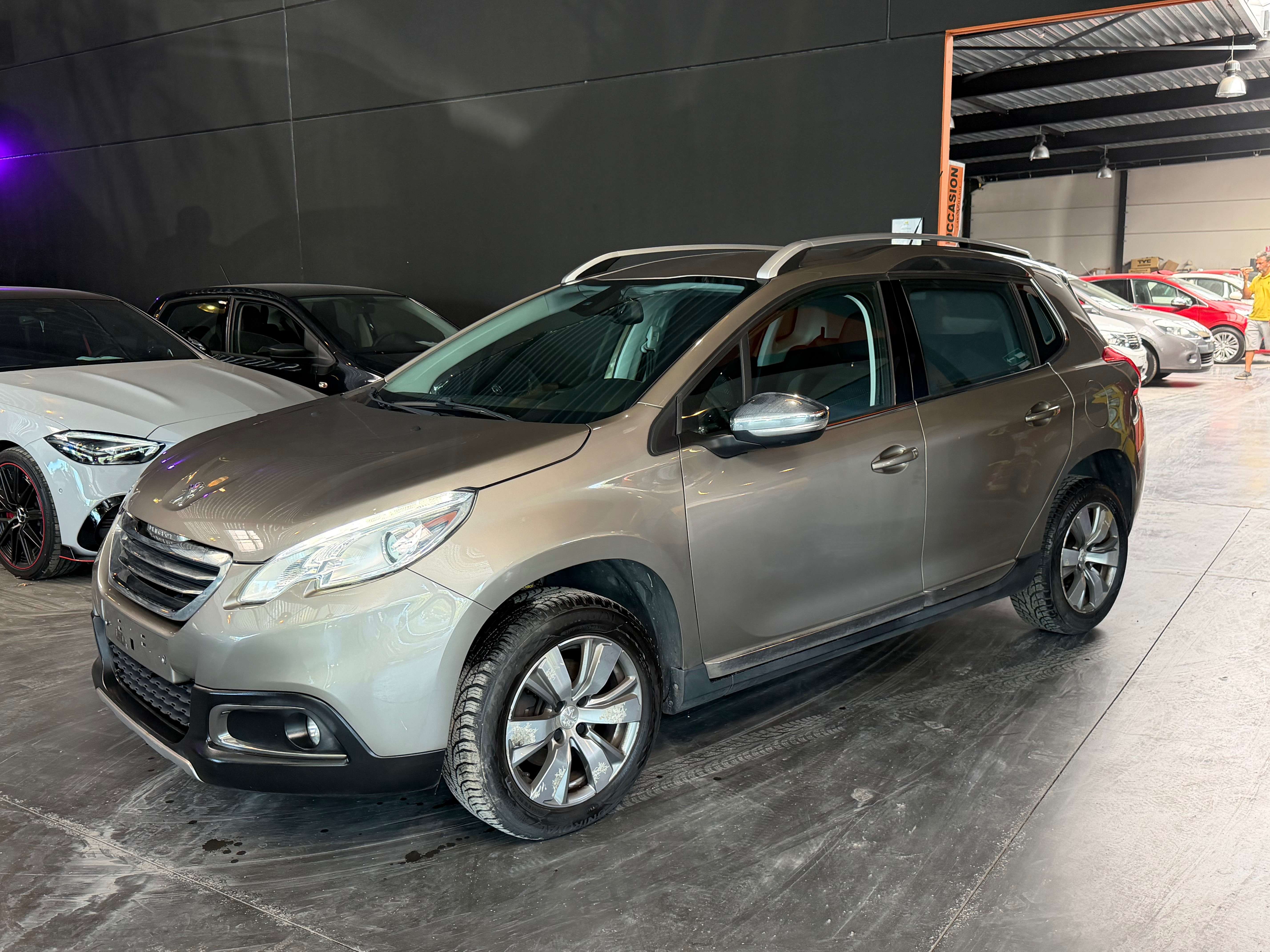 Peugeot 2008 2008 1.2i  Allure S/12 mois de garantie/automatique